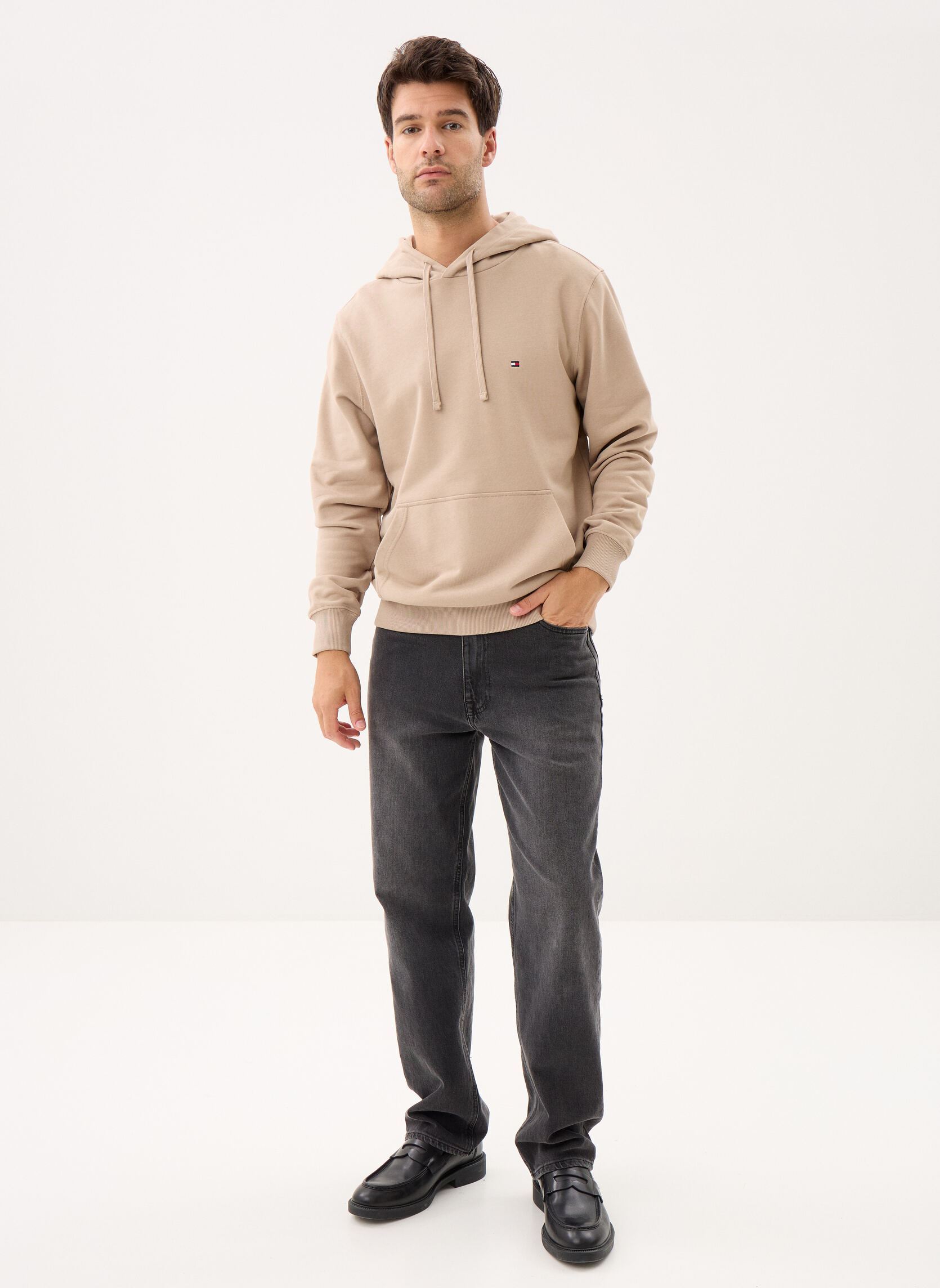 Sweats à capuche Essential Terry Hood MW0MW37235 homme beige Tommy Hilfiger Sweats à capuche Essential Terry Hood MW0MW37235 homme beige BATIQUE KHAKI