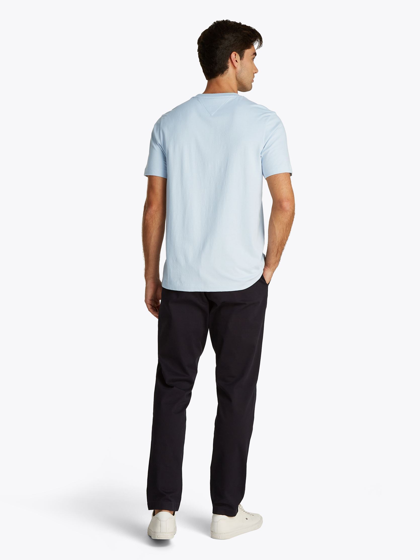 Tee-shirts manches courtes Essential Solid Pock MW0MW37283 homme bleu Tommy Hilfiger Tee-shirts manches courtes Essential Solid Pock MW0MW37283 homme bleu BREEZY BLUE