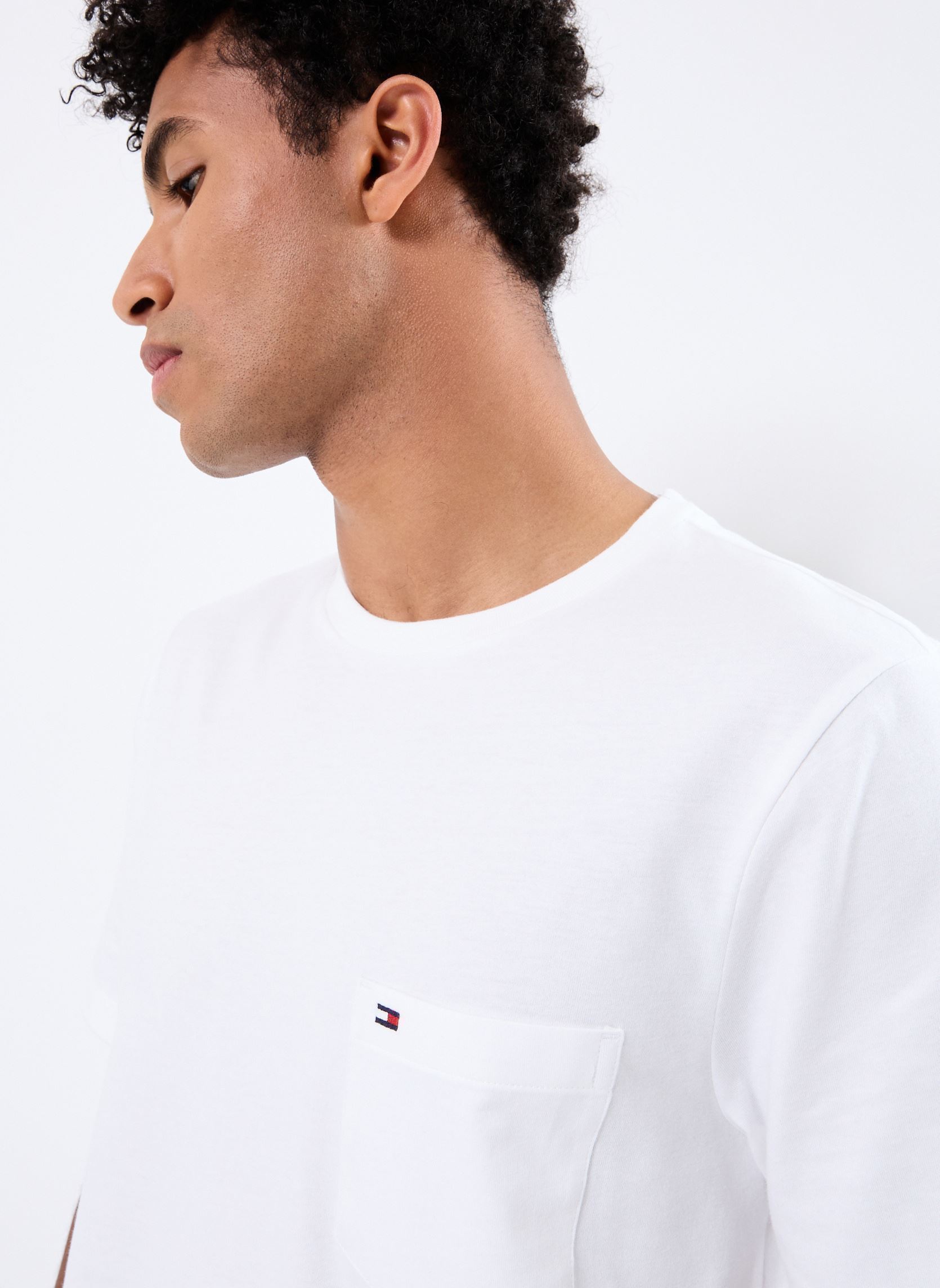 Tee-shirts manches courtes Essential Solid Pock MW0MW37283 homme blanc Tommy Hilfiger Tee-shirts manches courtes Essential Solid Pock MW0MW37283 homme blanc WHITE