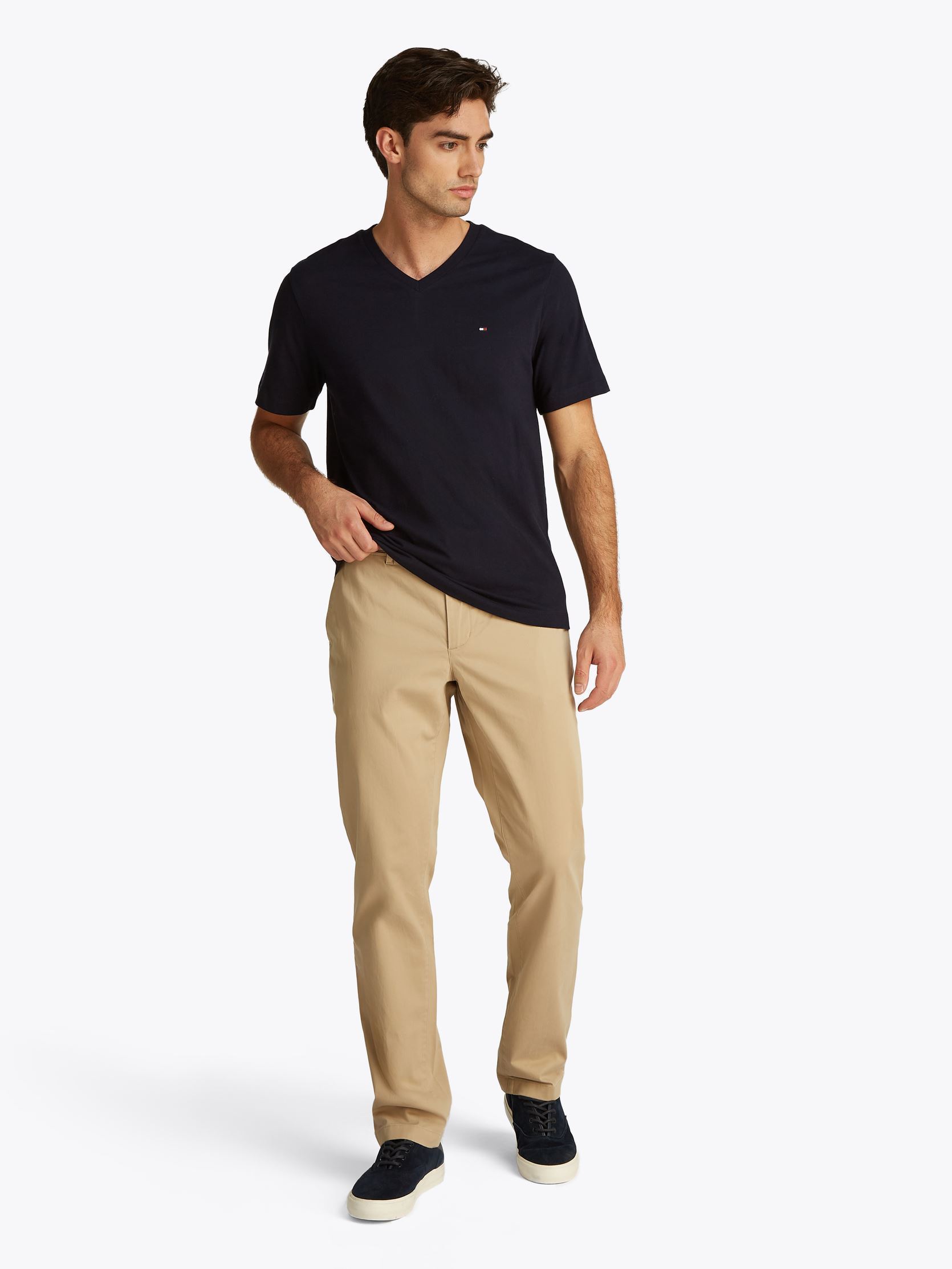 Tee-shirts manches courtes Essential V-Neck Tee MW0MW39249 homme bleu Tommy Hilfiger Tee-shirts manches courtes Essential V-Neck Tee MW0MW39249 homme bleu NAVY BLUE