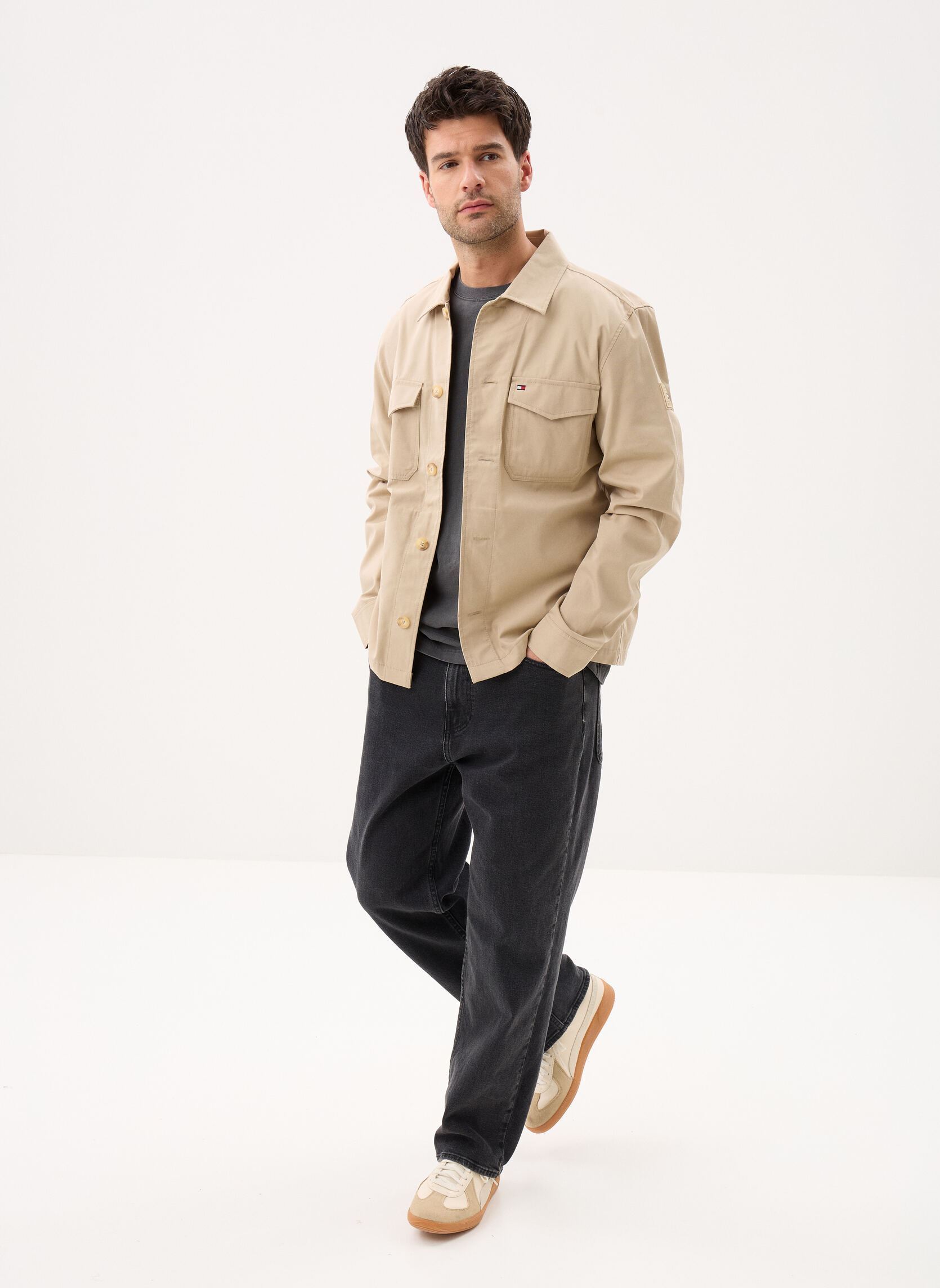 Chemises Cotton Nylon Shirt J MW0MW38712 homme beige Tommy Hilfiger Chemises Cotton Nylon Shirt J MW0MW38712 homme beige SANDALWOOD