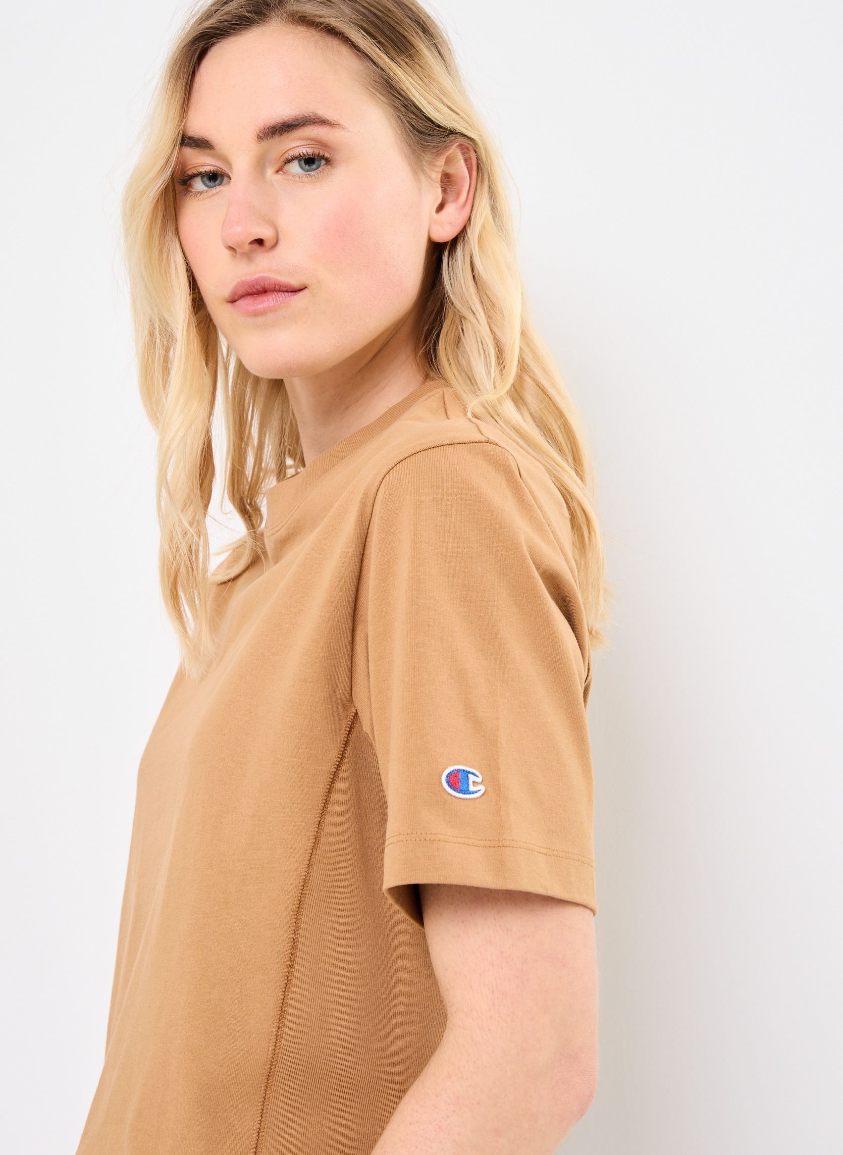 Tee-shirts manches courtes 117874 femme marron Champion Tee-shirts manches courtes 117874 femme marron MS090