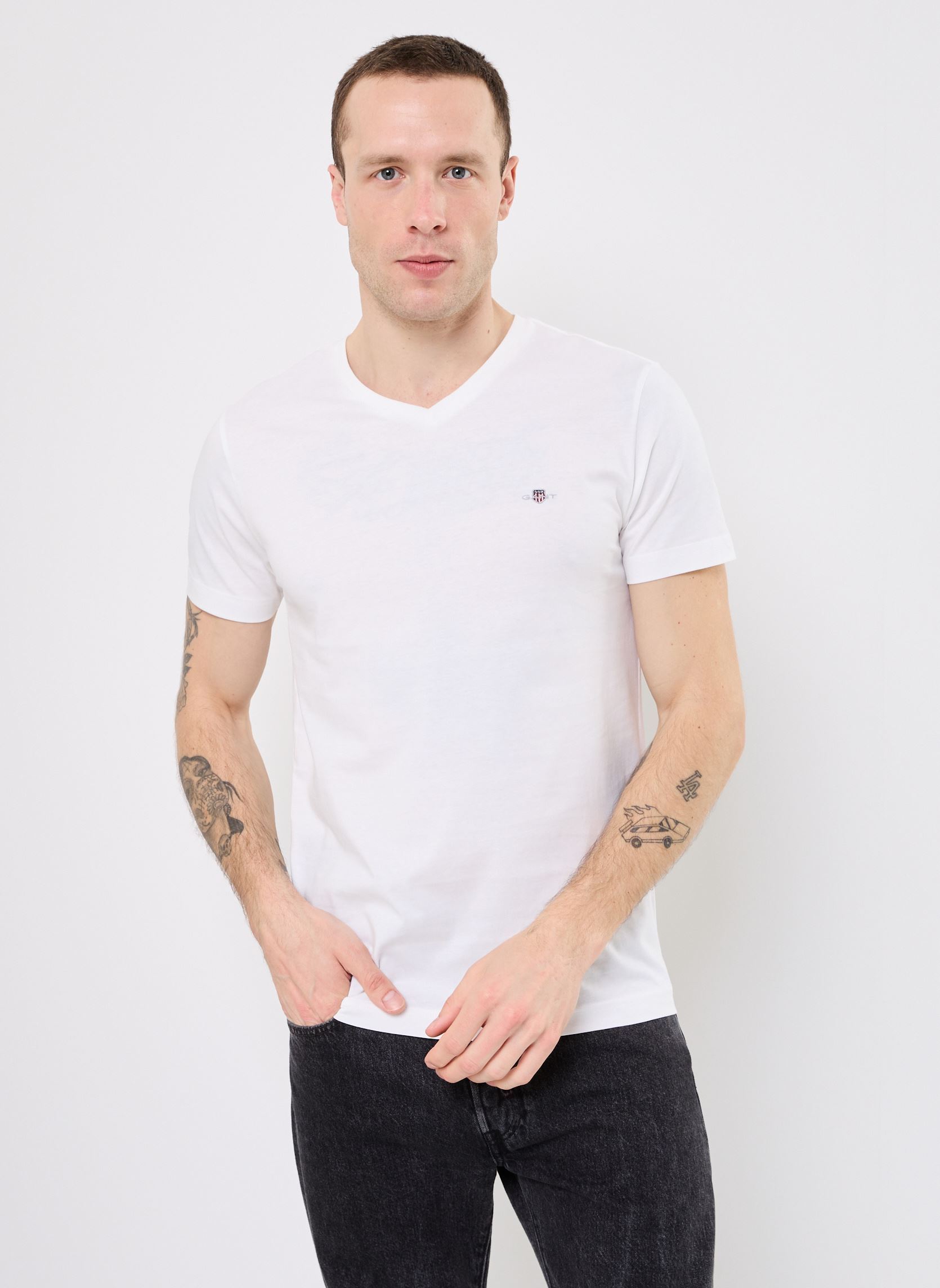 Vêtements GANT SLIM SHIELD V NECK T SHIRT pour Accessoires