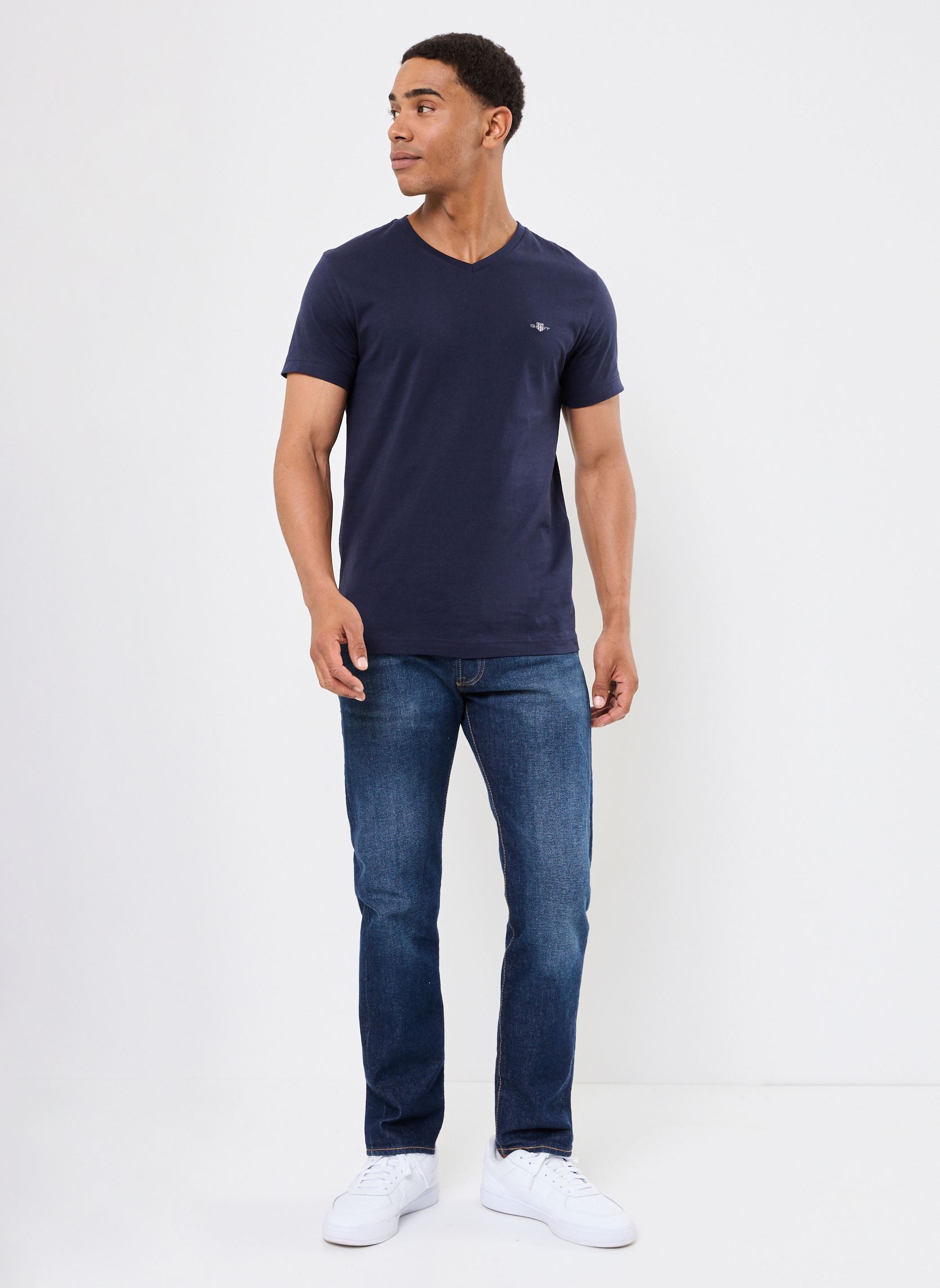 Kurzarm-T-Shirts SLIM SHIELD V-NECK T-SHIRT herren blau GANT Kurzarm-T-Shirts SLIM SHIELD V-NECK T-SHIRT herren blau BLEU NUIT