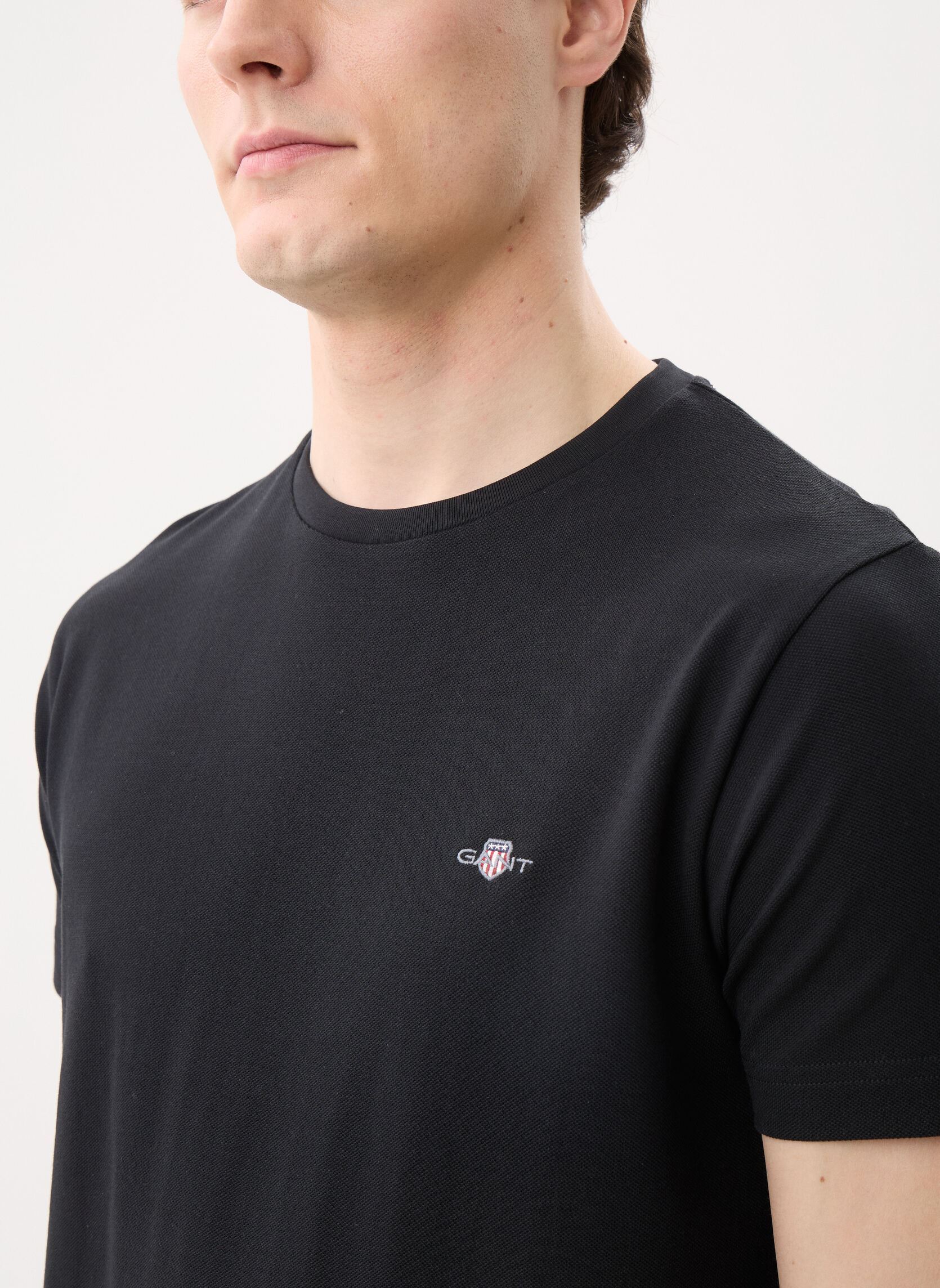T-shirts met korte mouwen SLIM PIQUE SS T-SHIRT heren zwart GANT T-shirts met korte mouwen SLIM PIQUE SS T-SHIRT heren zwart BLACK