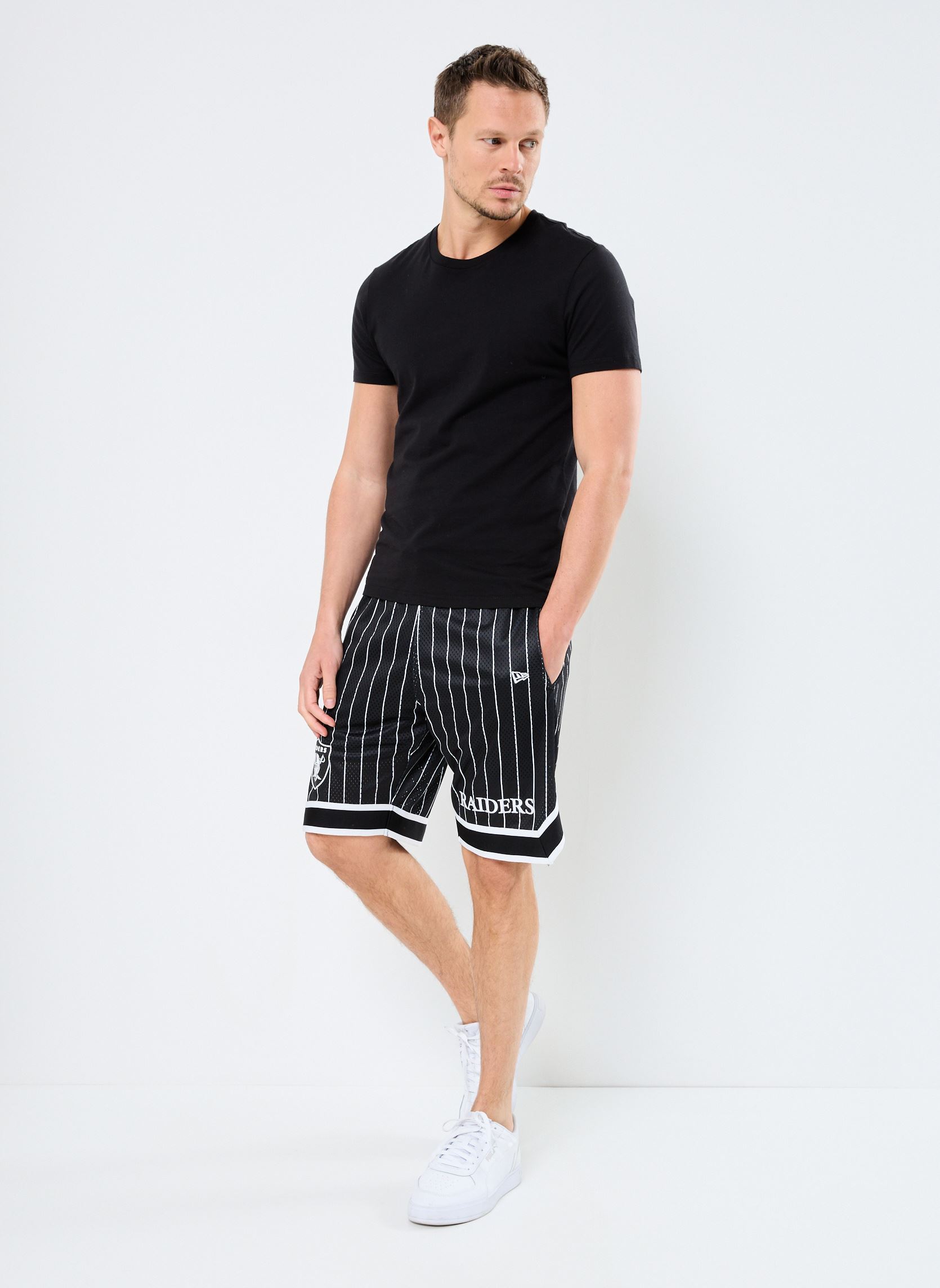 Shorts Nfl Pinstripe Short homme noir New Era Shorts Nfl Pinstripe Short homme noir LAS VEGAS RAIDERS BLK