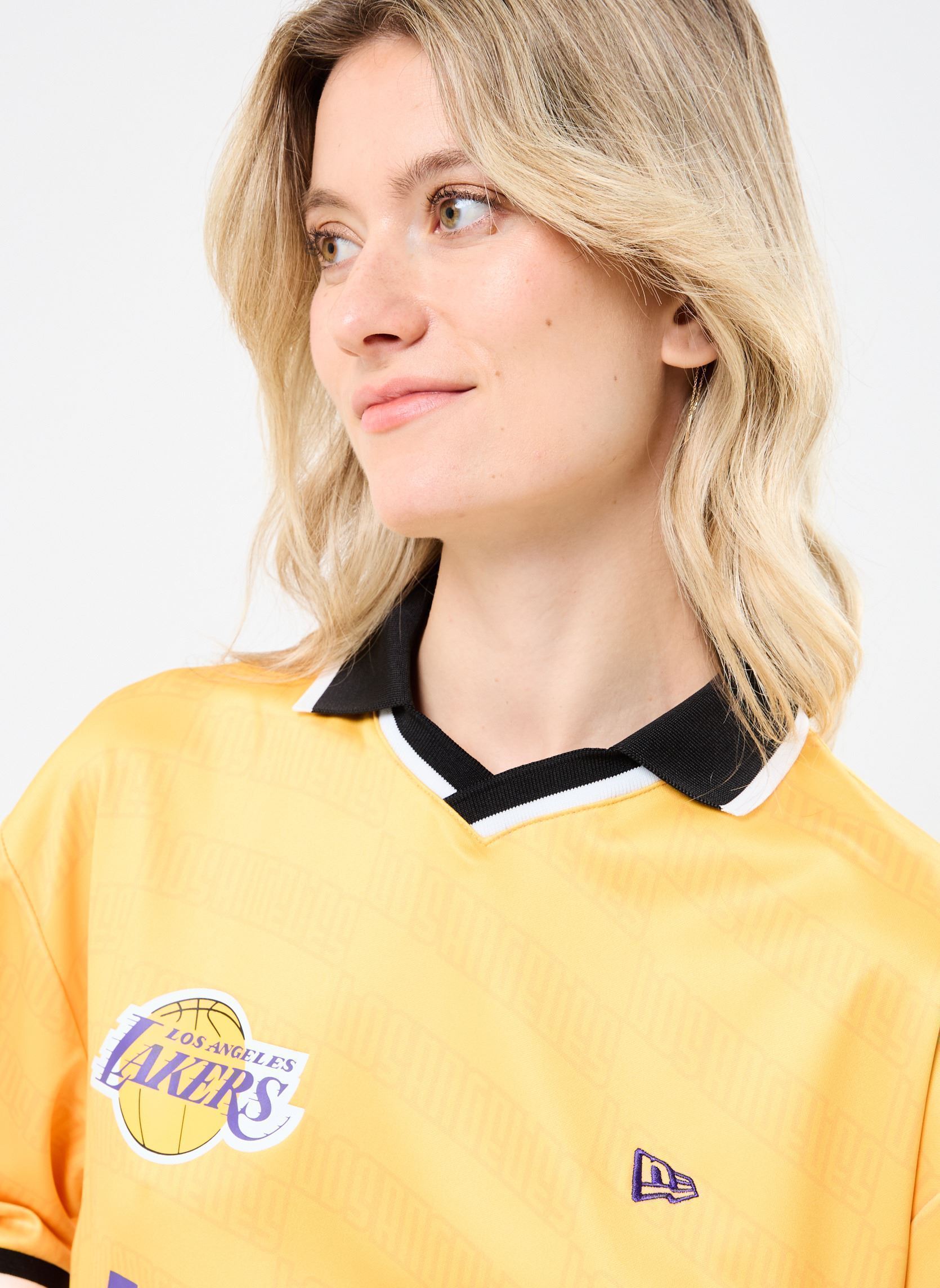 Tee-shirts manches courtes Nba Soccer Os Tee Women femme jaune New Era Tee-shirts manches courtes Nba Soccer Os Tee Women femme jaune LOS ANGELES LAKERS CNY