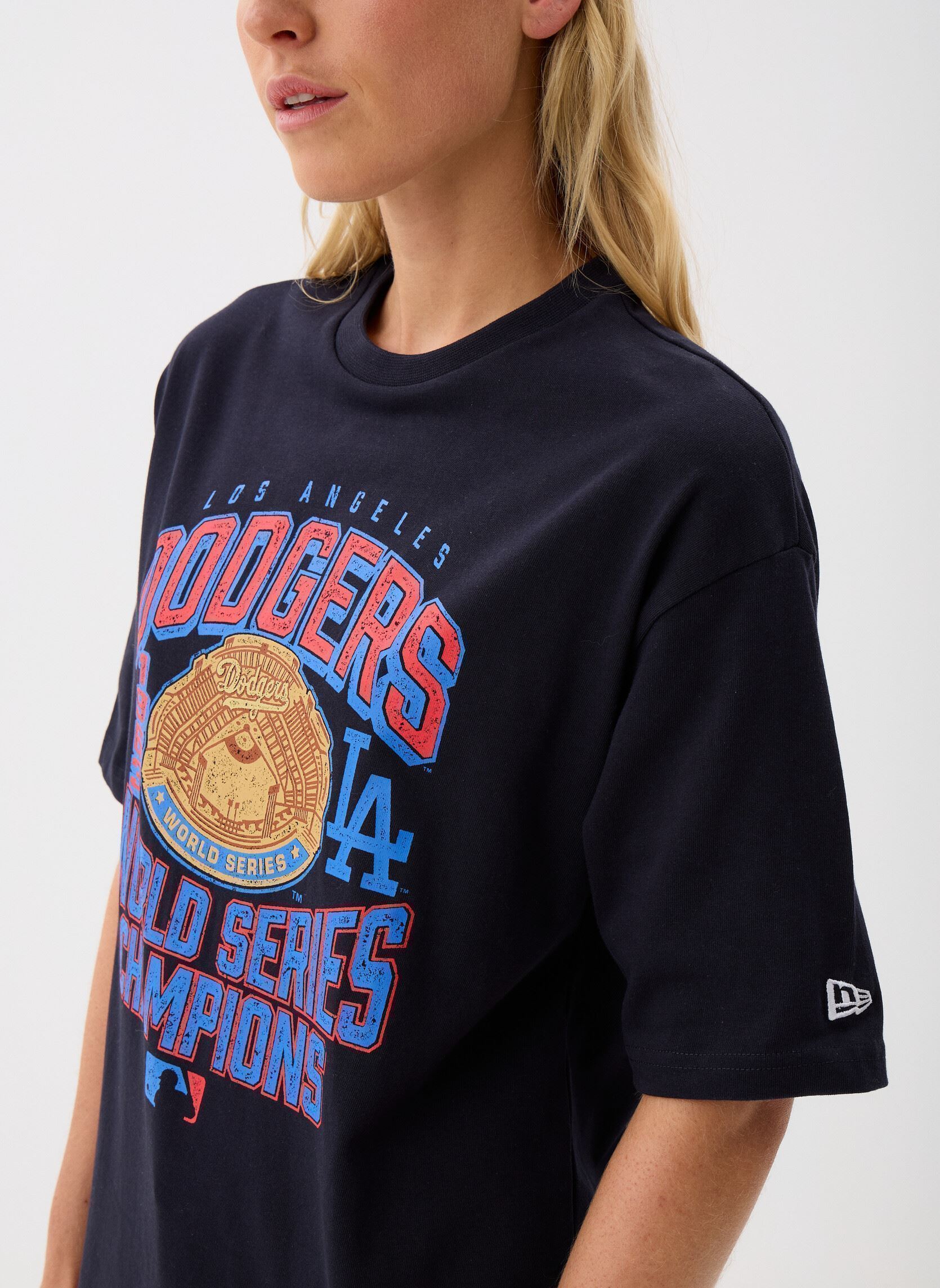 T-shirt a maniche corte Mlb World Series Os Tee Women donna blu New Era T-shirt a maniche corte Mlb World Series Os Tee Women donna blu LOS ANGELES DODGERS NVY