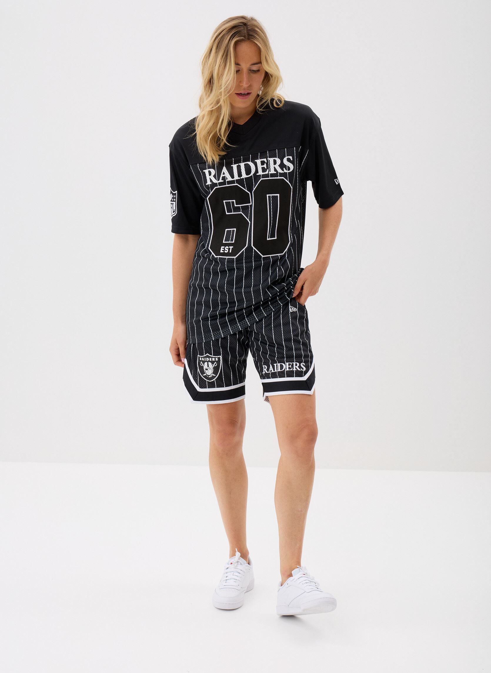 Shorts Nfl Pinstripe Short Women damen schwarz New Era Shorts Nfl Pinstripe Short Women damen schwarz LAS VEGAS RAIDERS BLK