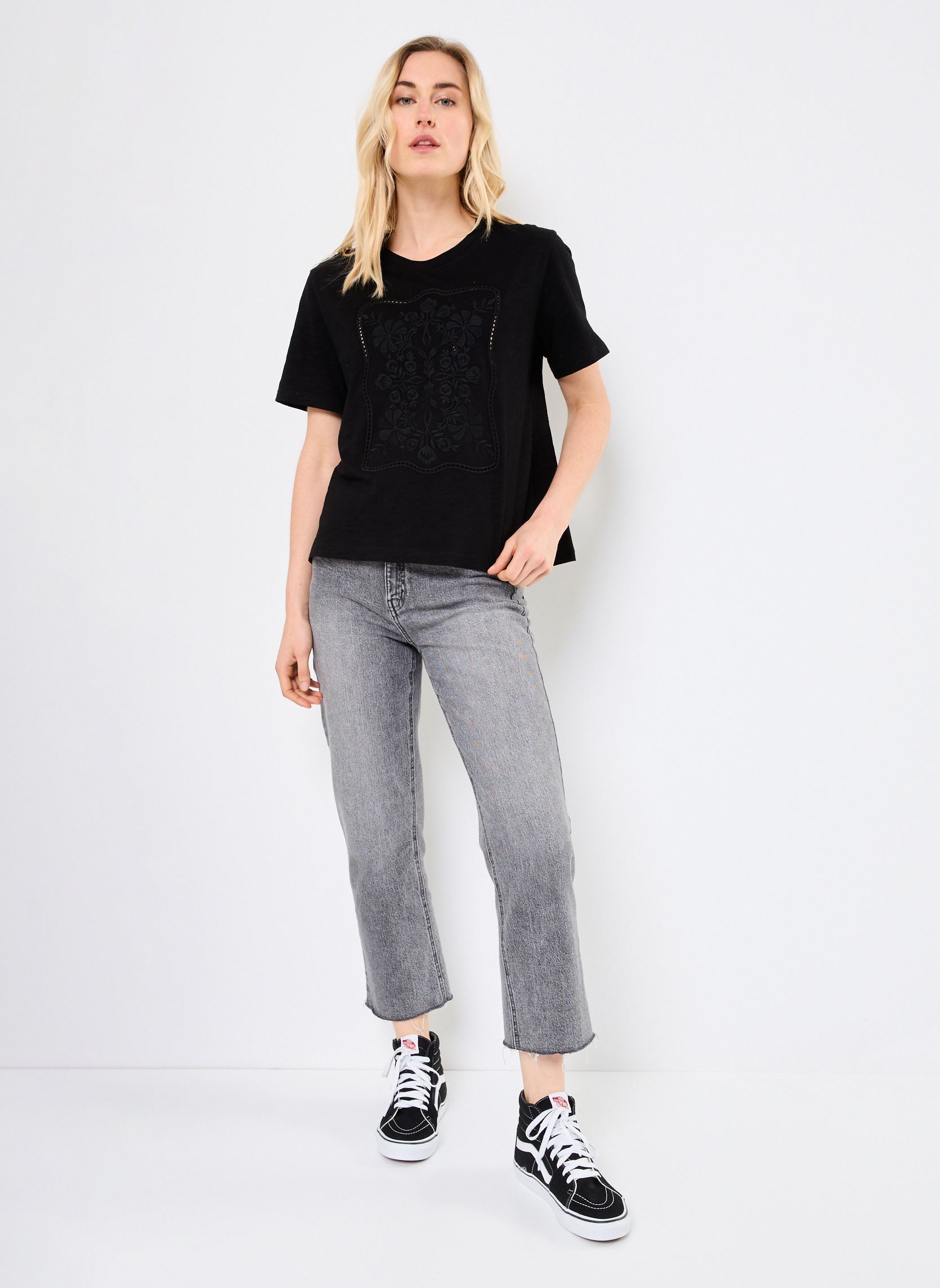 Tee-shirts manches courtes THESSA femme noir La Petite Etoile Tee-shirts manches courtes THESSA femme noir 00-NOIR