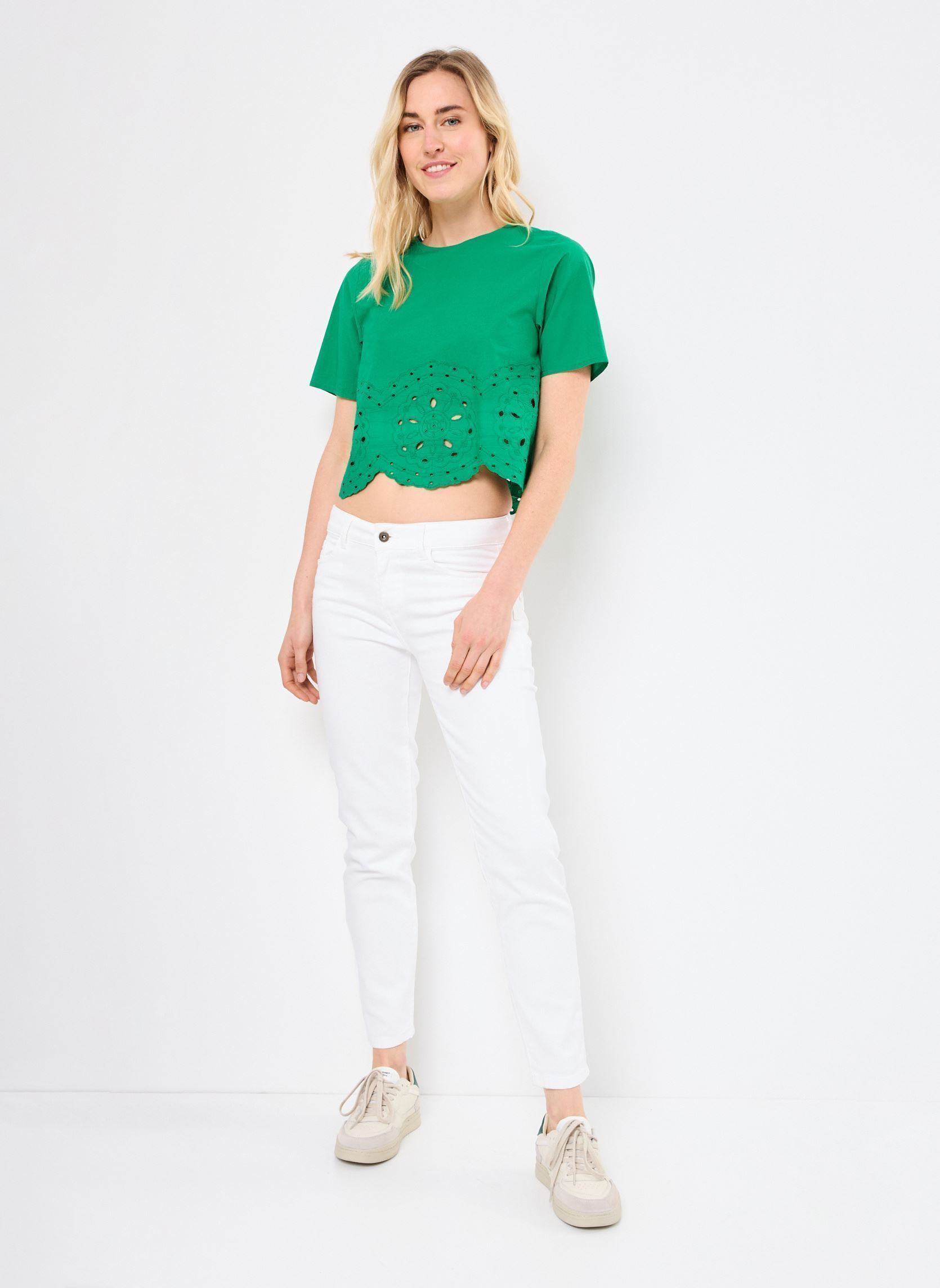 Tee-shirts manches courtes TYNA femme vert La Petite Etoile Tee-shirts manches courtes TYNA femme vert 30-VERT