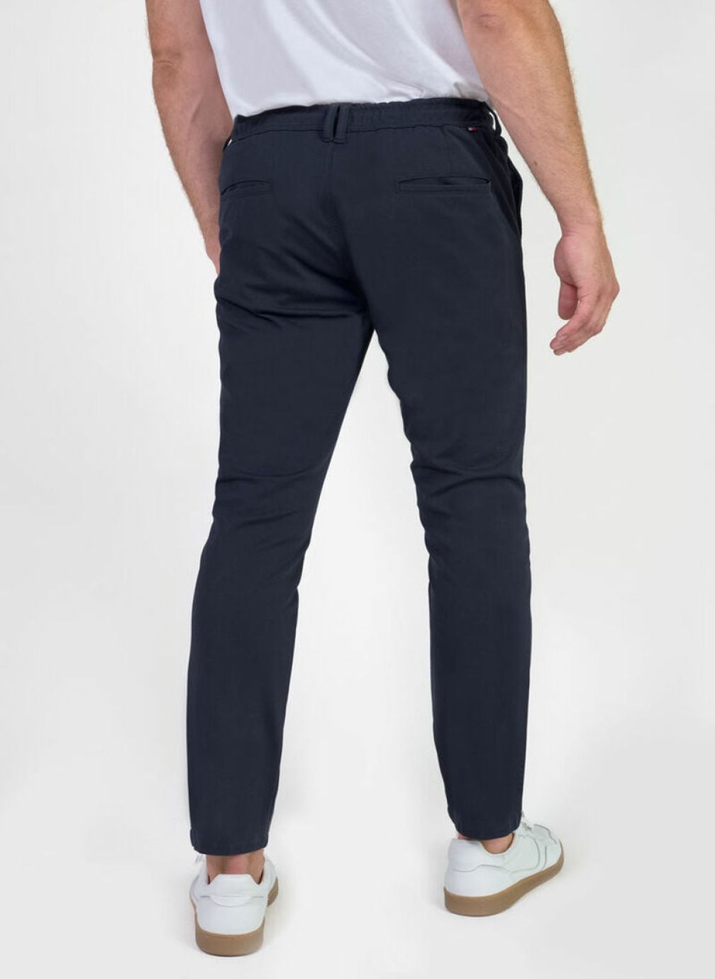 Pantalons droits Pantalon jogpant MALO Blue homme bleu Le temps des cerises Pantalons droits Pantalon jogpant MALO Blue homme bleu Bleu