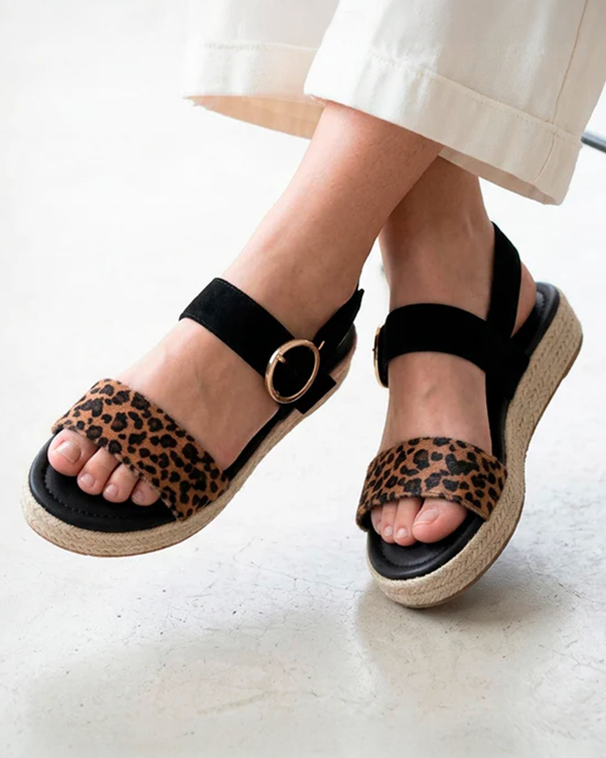 Sandales Sandales Femme Tressées Camel femme noir Isotoner Sandales Sandales Femme Tressées Camel femme noir Noir