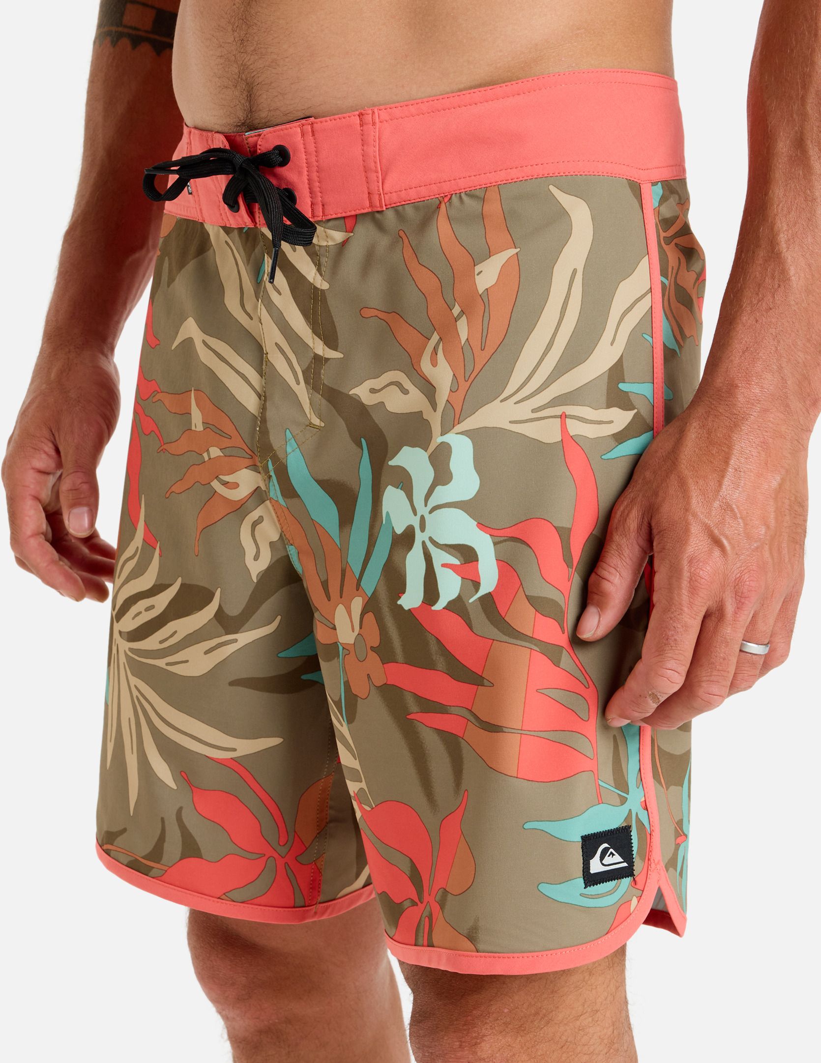 Shorts de bain Surfsilk Scallop 18 homme multicolore Quiksilver Shorts de bain Surfsilk Scallop 18 homme multicolore Multicouleur
