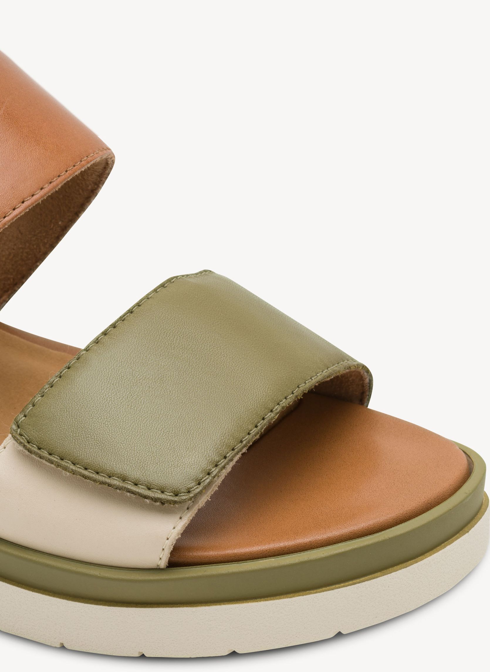 Sandales 8-88706-42 femme vert Tamaris Sandales 8-88706-42 femme vert Vert