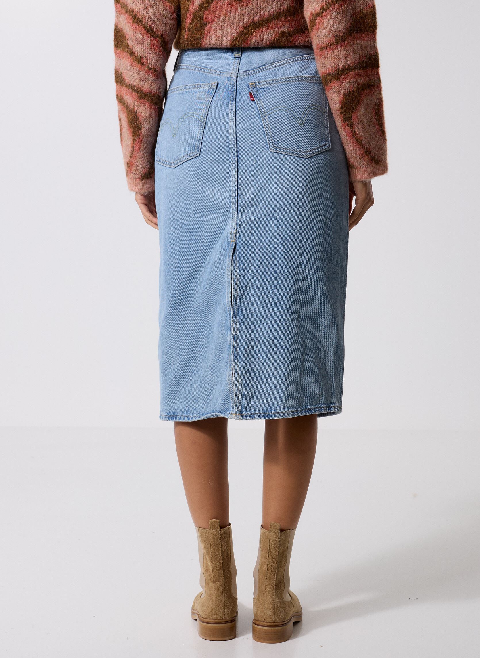 Jupes mi-longues HR BACK SLIT SKIRT LIGHT INDIGO - WORN I femme bleu Levi's Jupes mi-longues HR BACK SLIT SKIRT LIGHT INDIGO - WORN I femme bleu RIVETING CLEAN HEM