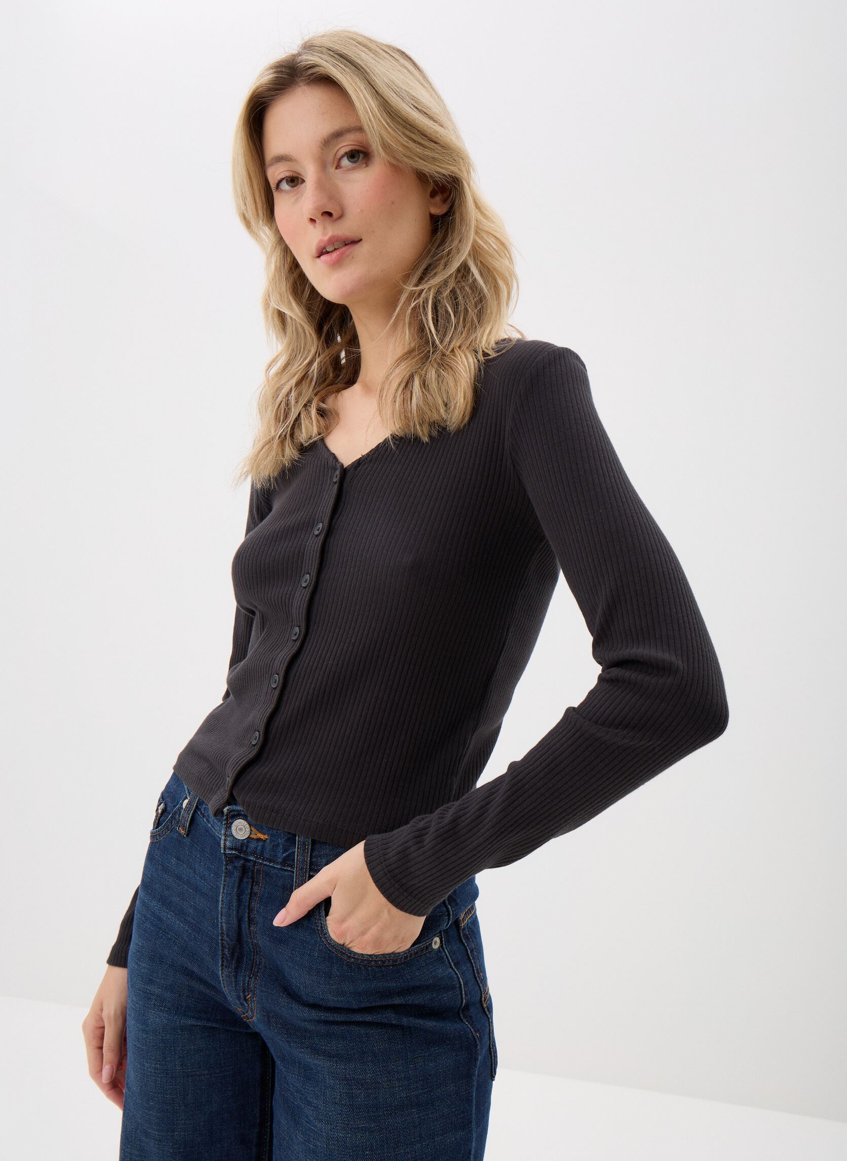 Cardigan ajusté côtelé col V