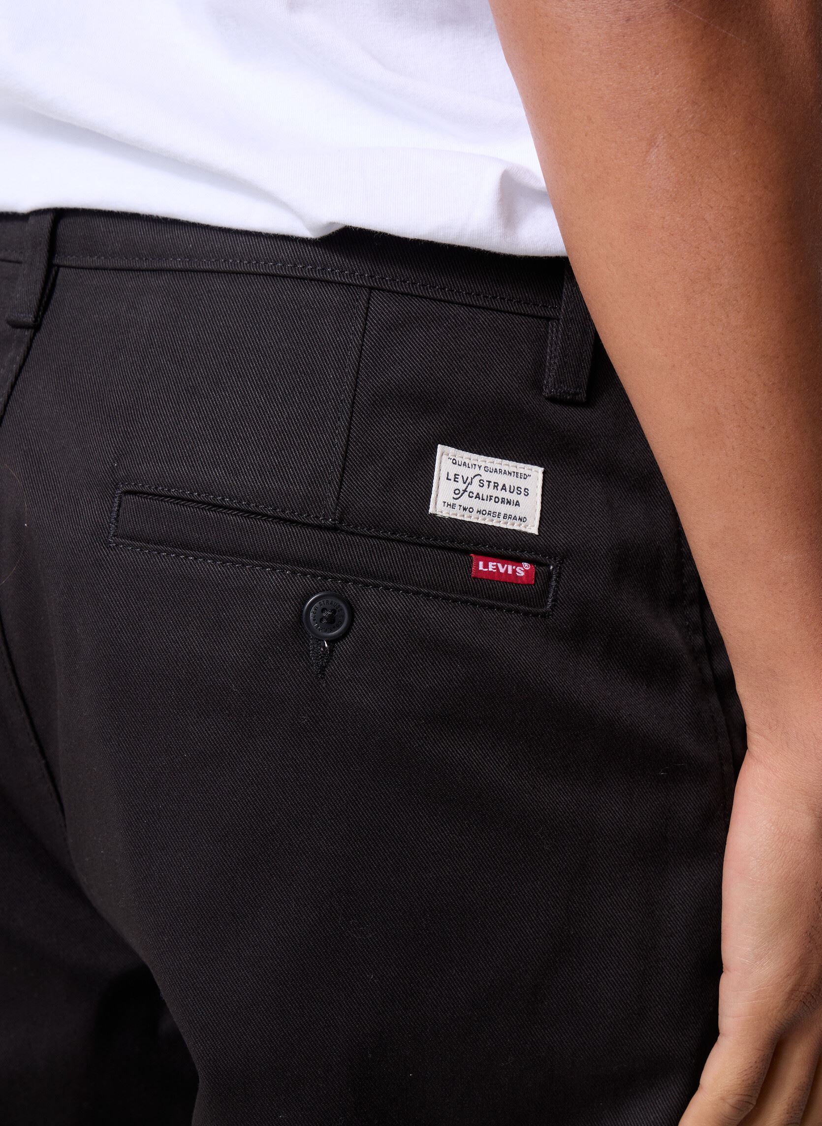 Pantalons chino XX CHINO LOOSE STRT BLACKS homme noir Levi's Pantalons chino XX CHINO LOOSE STRT BLACKS homme noir Meteorite