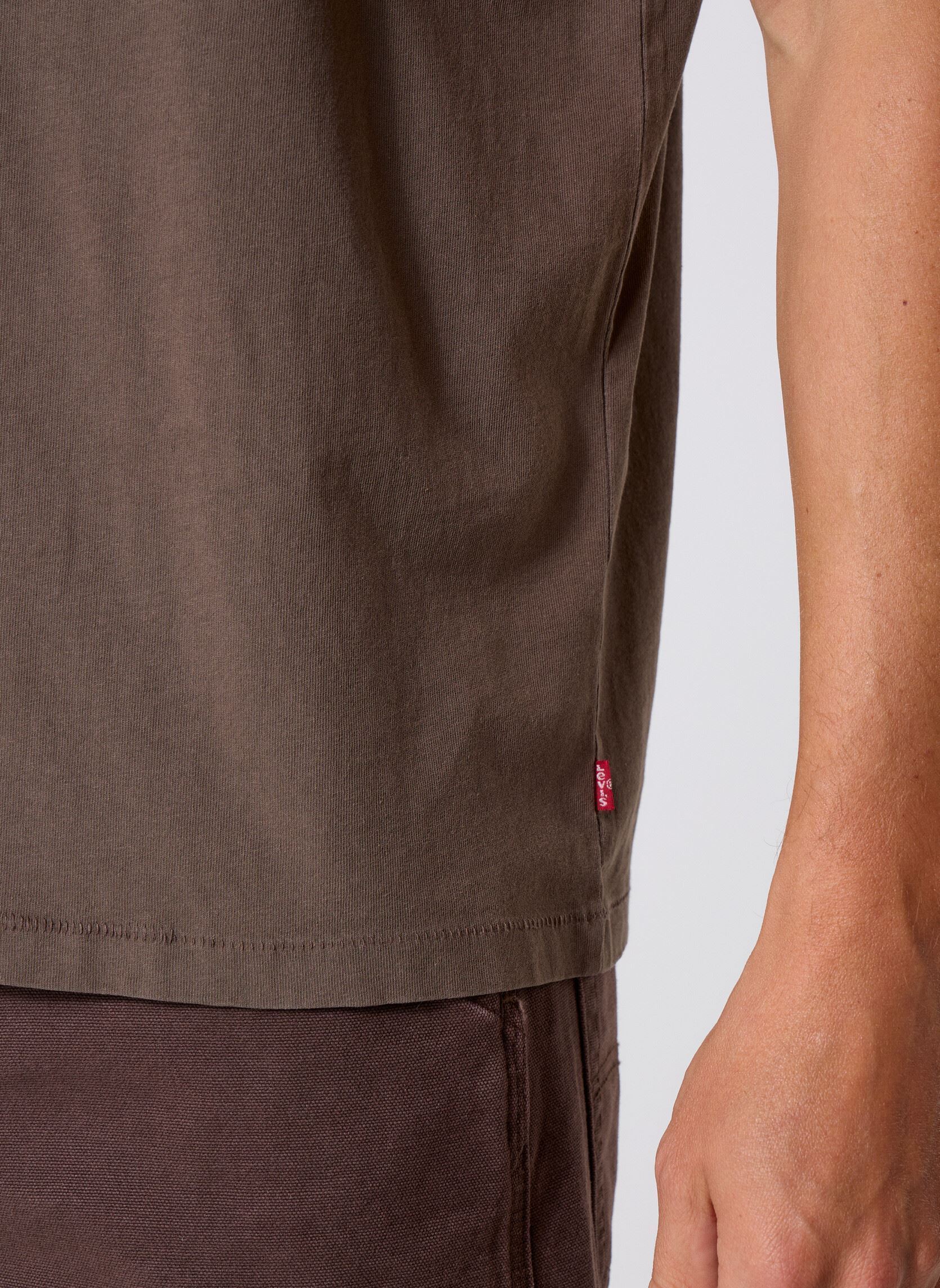 Tee-shirts manches courtes RED TAB VINTAGE TEE BROWNS homme marron Levi's Tee-shirts manches courtes RED TAB VINTAGE TEE BROWNS homme marron GARMENT DYE KHAKI GR