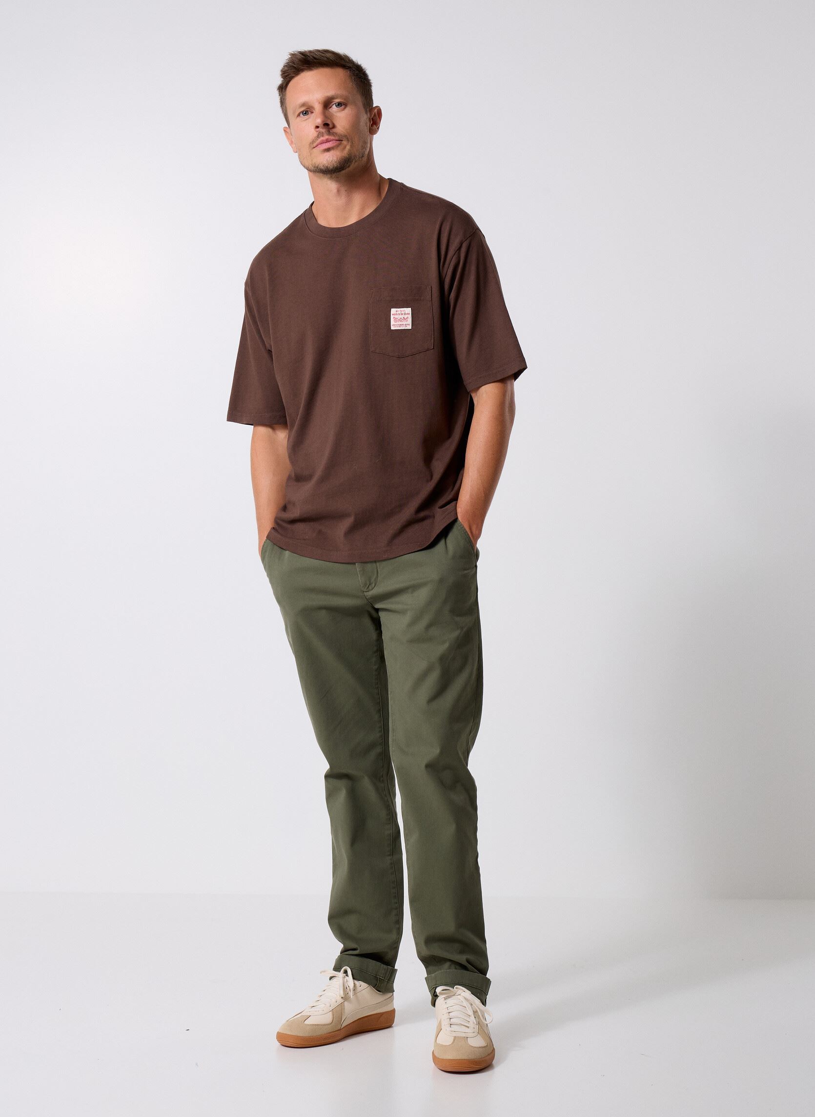 Tee-shirts manches courtes SS WORKWEAR TEE BROWNS homme marron Levi's Tee-shirts manches courtes SS WORKWEAR TEE BROWNS homme marron Bracken