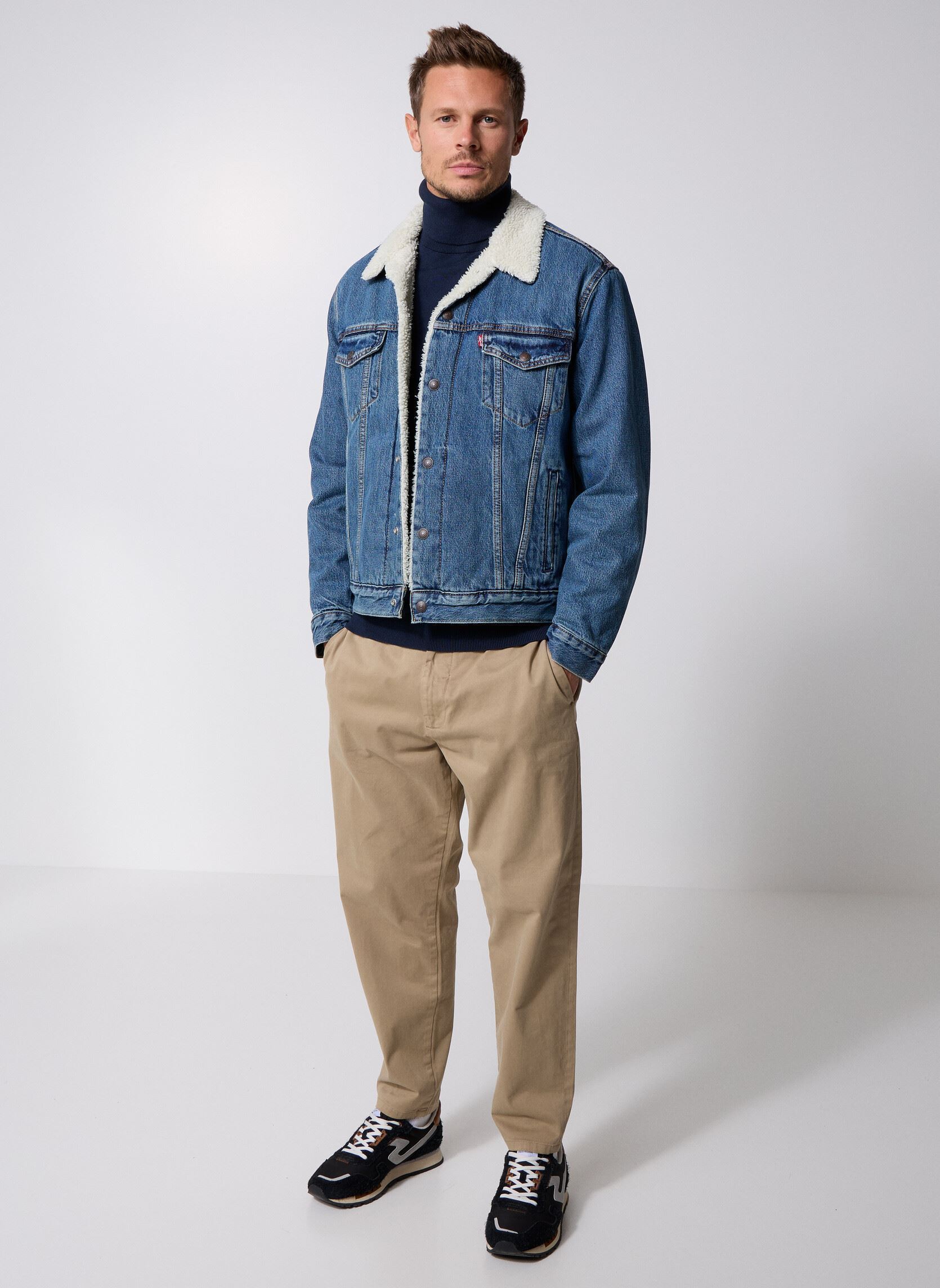 Vestes en jean TYPE 3 SHERPA TRUCKER MED INDIGO - WORN homme bleu Levi's Vestes en jean TYPE 3 SHERPA TRUCKER MED INDIGO - WORN homme bleu IN THE MORNING SHERP