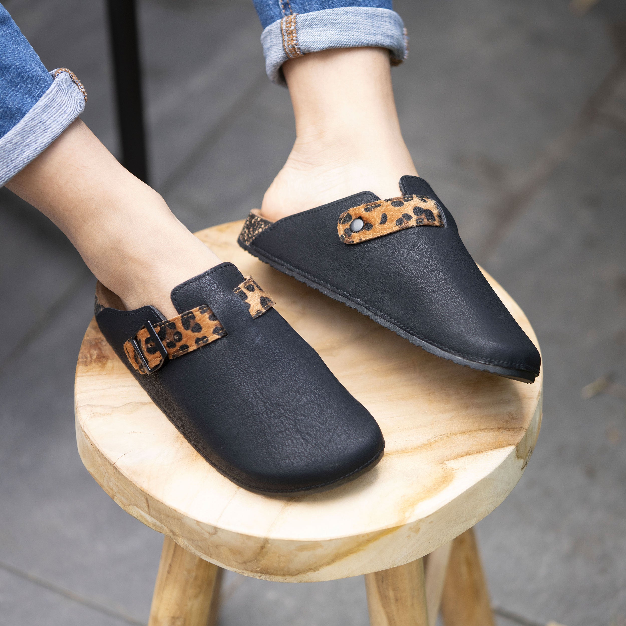 Mules Mules Sabots Femme Taupe irisé femme noir Isotoner Mules Mules Sabots Femme Taupe irisé femme noir Noir