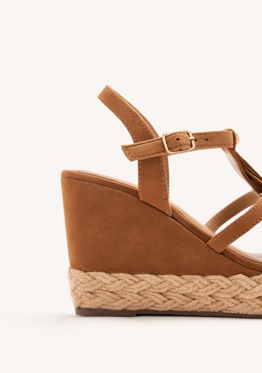 Sandales Dressing - Sandales Compensées à Franges Cuir Elderon - Cuero femme marron Gioseppo Sandales Dressing - Sandales Compensées à Franges Cuir Elderon - Cuero femme marron Marron