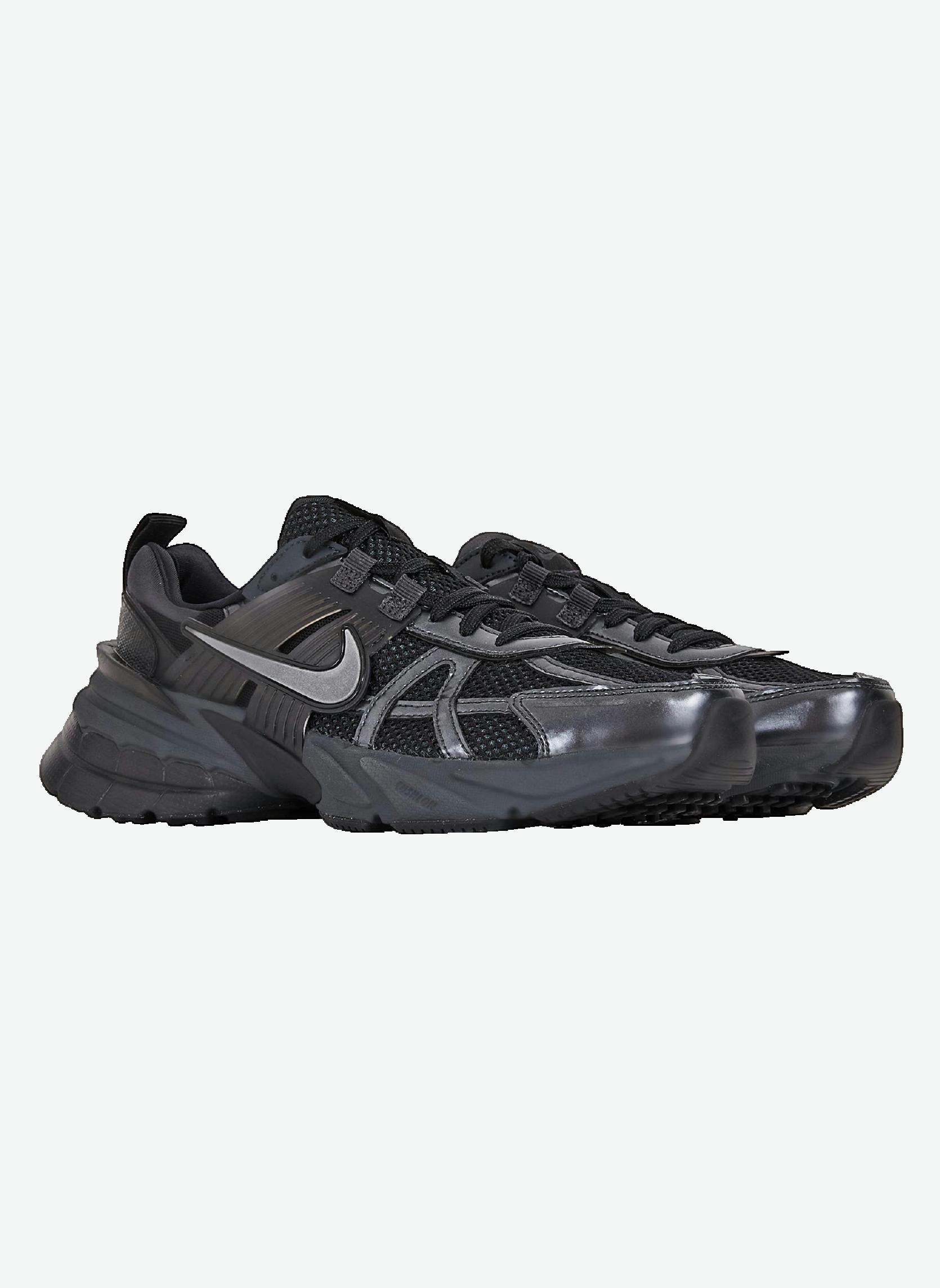 Baskets basses Wmns V2K Run femme noir Nike Baskets basses Wmns V2K Run femme noir Noir