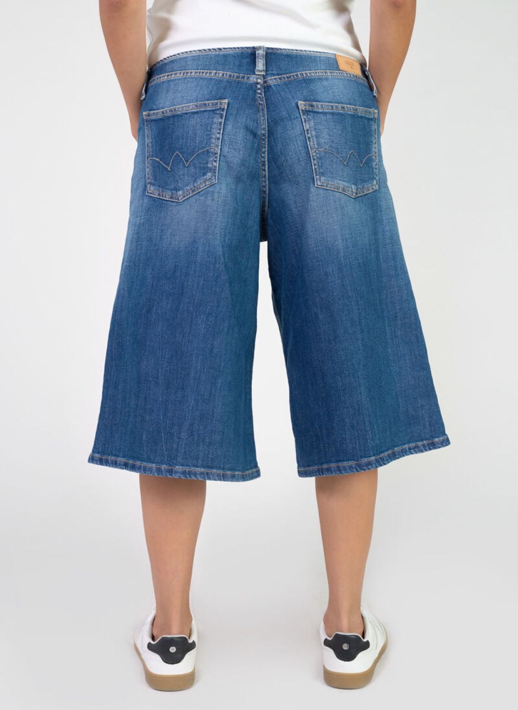 Bermudas Bermuda pantacourt en jeans LAURA Blue femme bleu Le temps des cerises Bermudas Bermuda pantacourt en jeans LAURA Blue femme bleu Bleu
