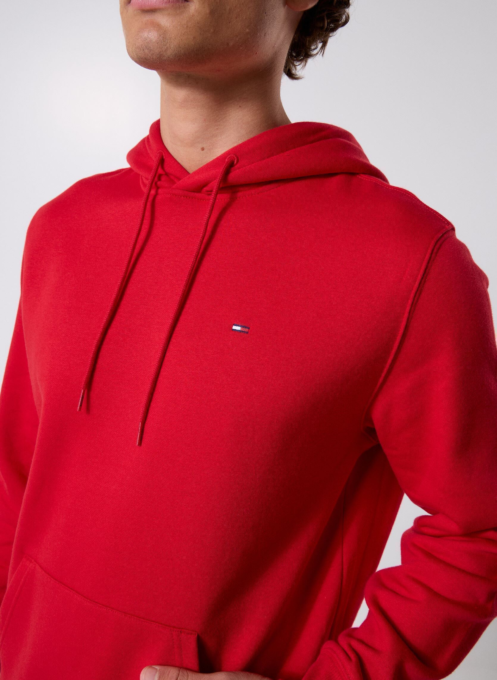 Hoodies TJM REG S FLAG HOODI heren rood Tommy Jeans Hoodies TJM REG S FLAG HOODI heren rood SAPPHIRE RED