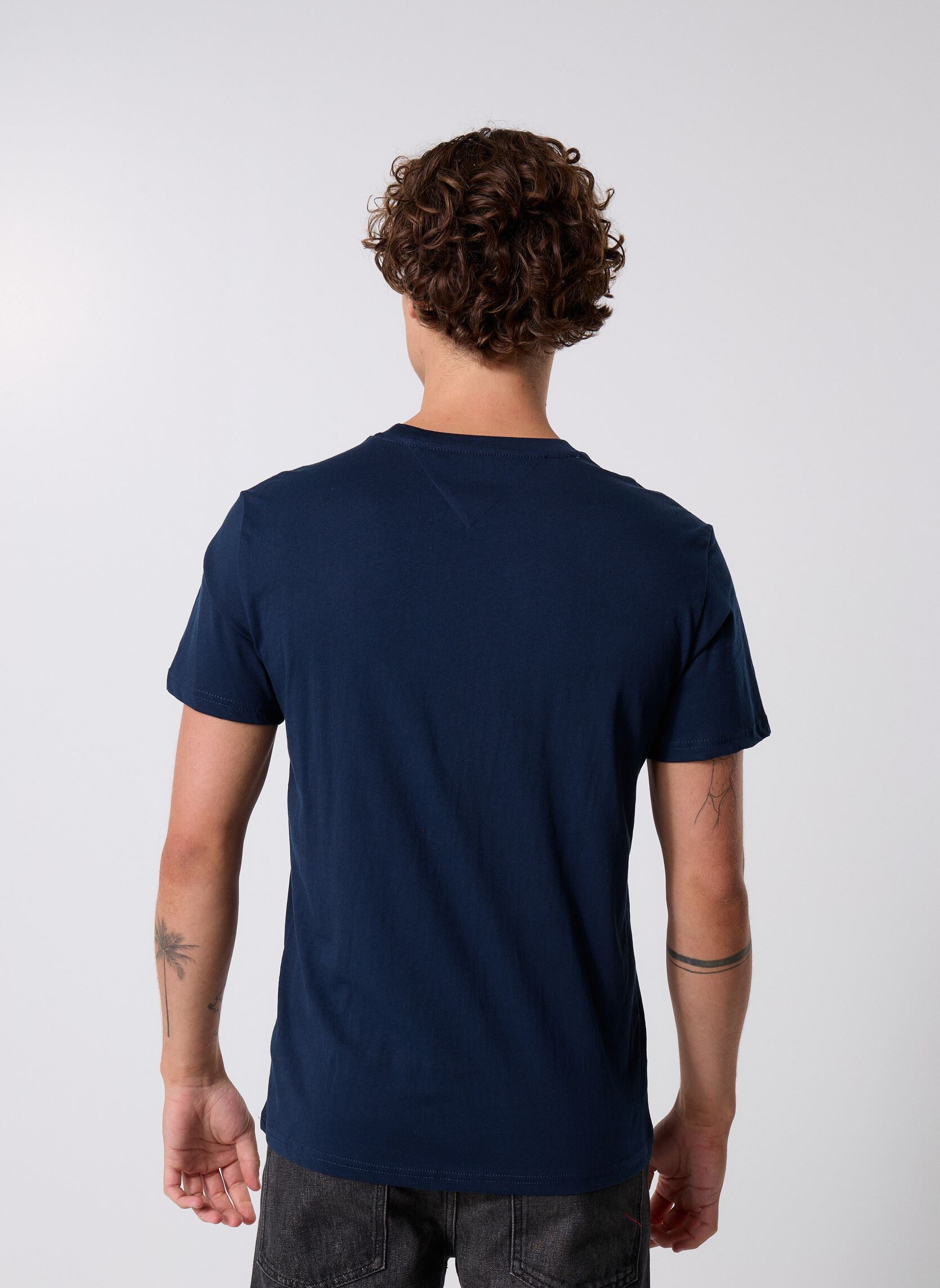 Tee-shirts manches courtes TJM SLIM POP COLOR F homme bleu Tommy Jeans Tee-shirts manches courtes TJM SLIM POP COLOR F homme bleu DARK NIGHT NAVY