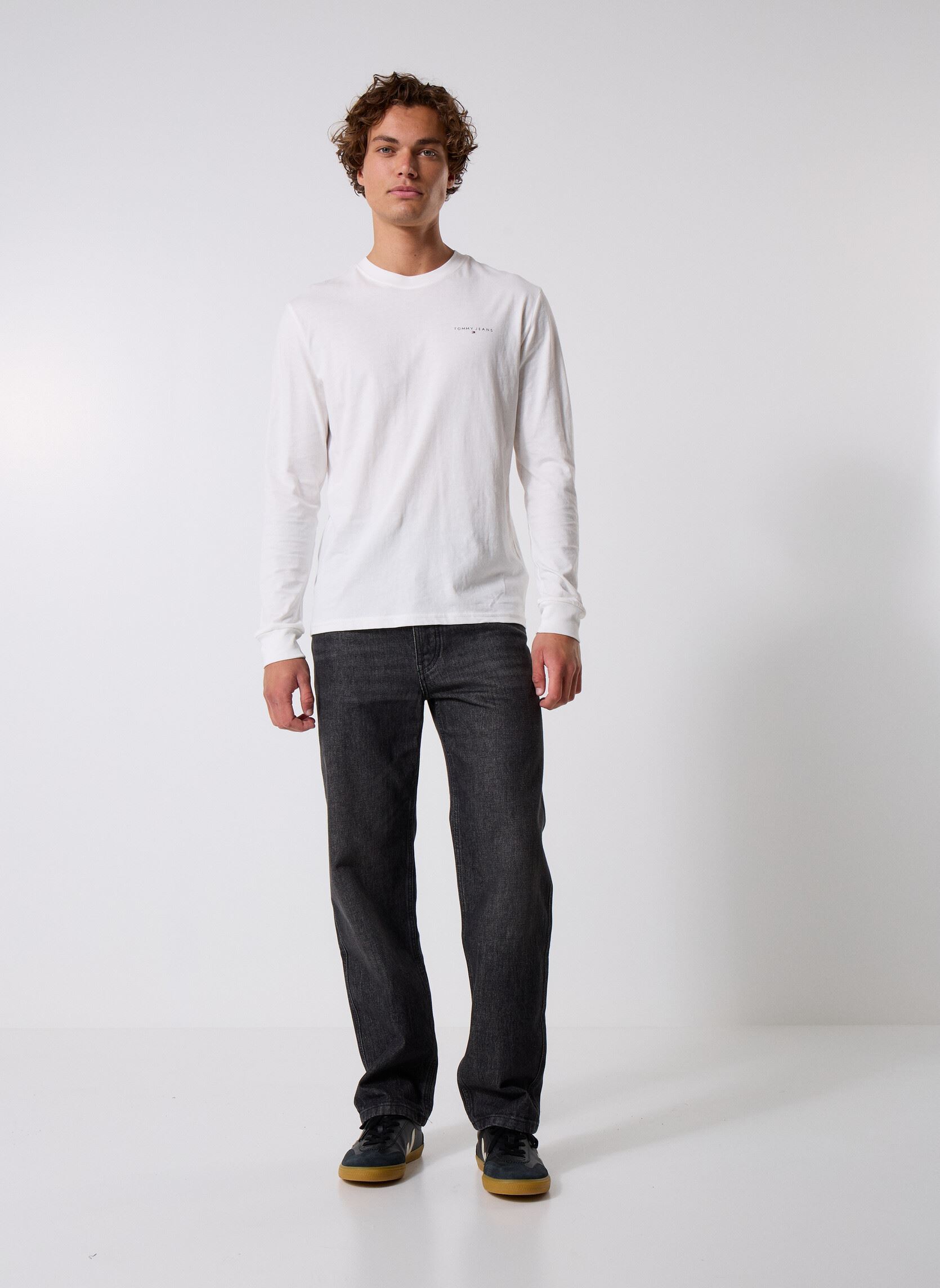 Tee-shirts manches longues TJM SLIM CHEST LINEA homme blanc Tommy Jeans Tee-shirts manches longues TJM SLIM CHEST LINEA homme blanc Ecru