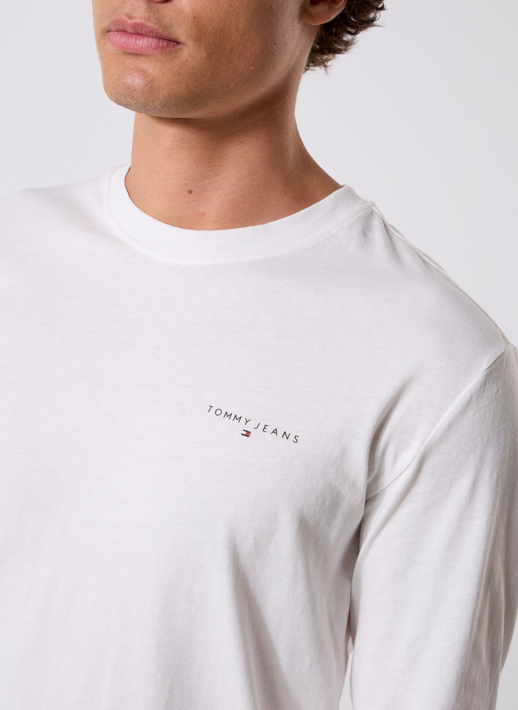 Tee-shirts manches longues TJM SLIM CHEST LINEA homme blanc Tommy Jeans Tee-shirts manches longues TJM SLIM CHEST LINEA homme blanc Ecru