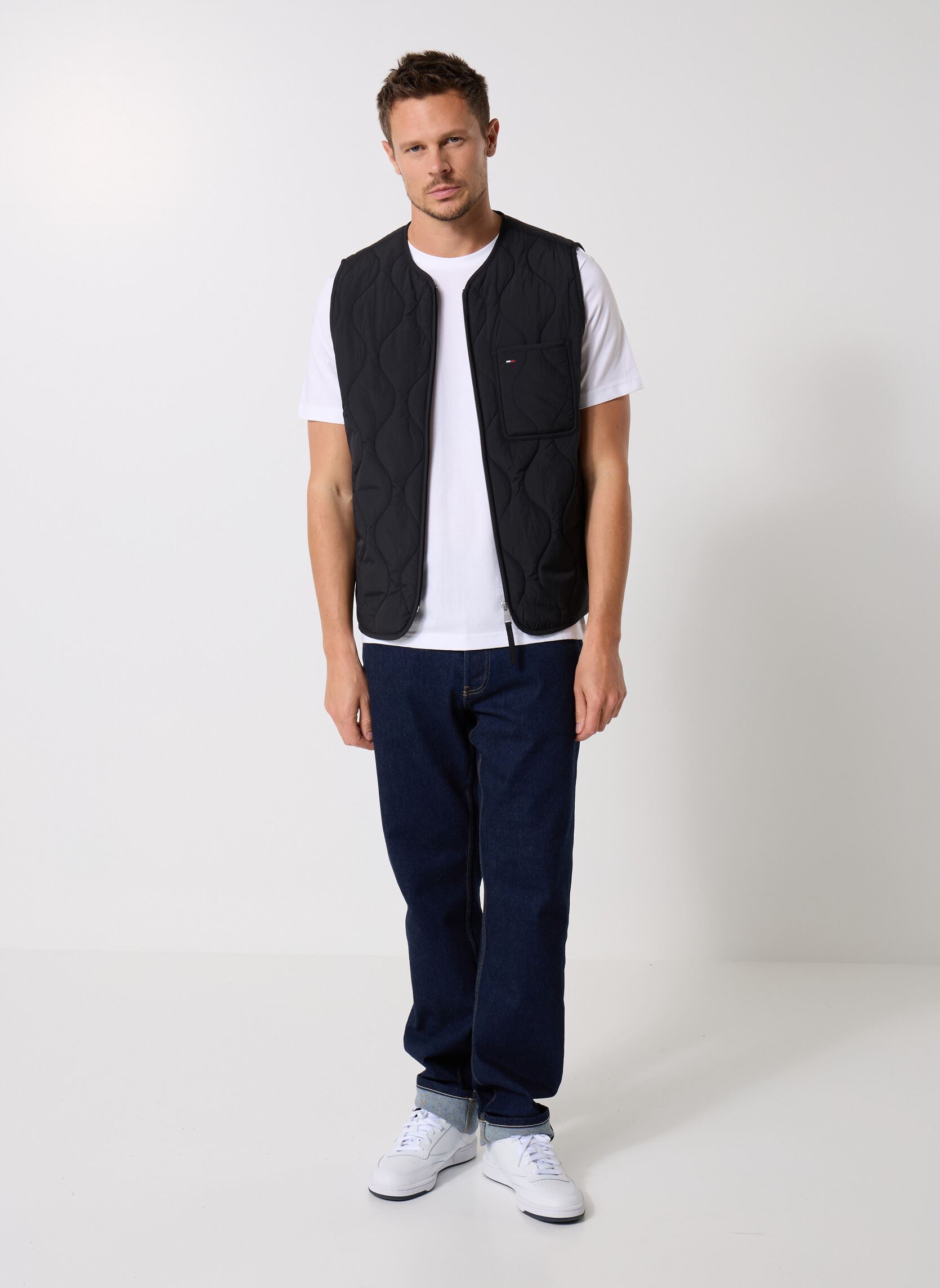 Giacche TJM QUILTED VEST EXT uomo nero Tommy Jeans Giacche TJM QUILTED VEST EXT uomo nero BLACK