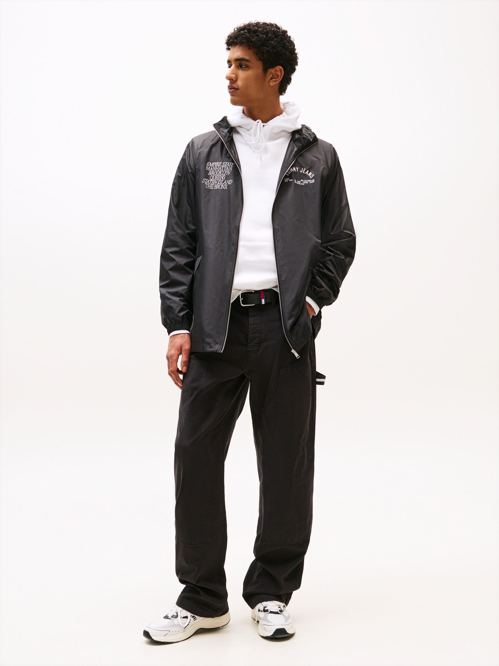 Giacche a vento TJM WINDBRKR BOROUGH uomo nero Tommy Jeans Giacche a vento TJM WINDBRKR BOROUGH uomo nero BLACK
