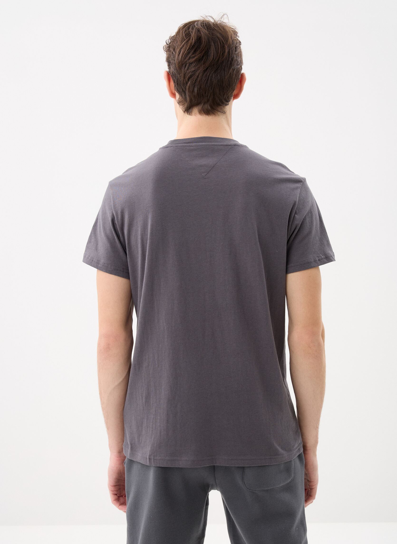T-shirts met korte mouwen TJM SLIM LINEAR CHES heren grijs Tommy Jeans T-shirts met korte mouwen TJM SLIM LINEAR CHES heren grijs WASHED BLACK
