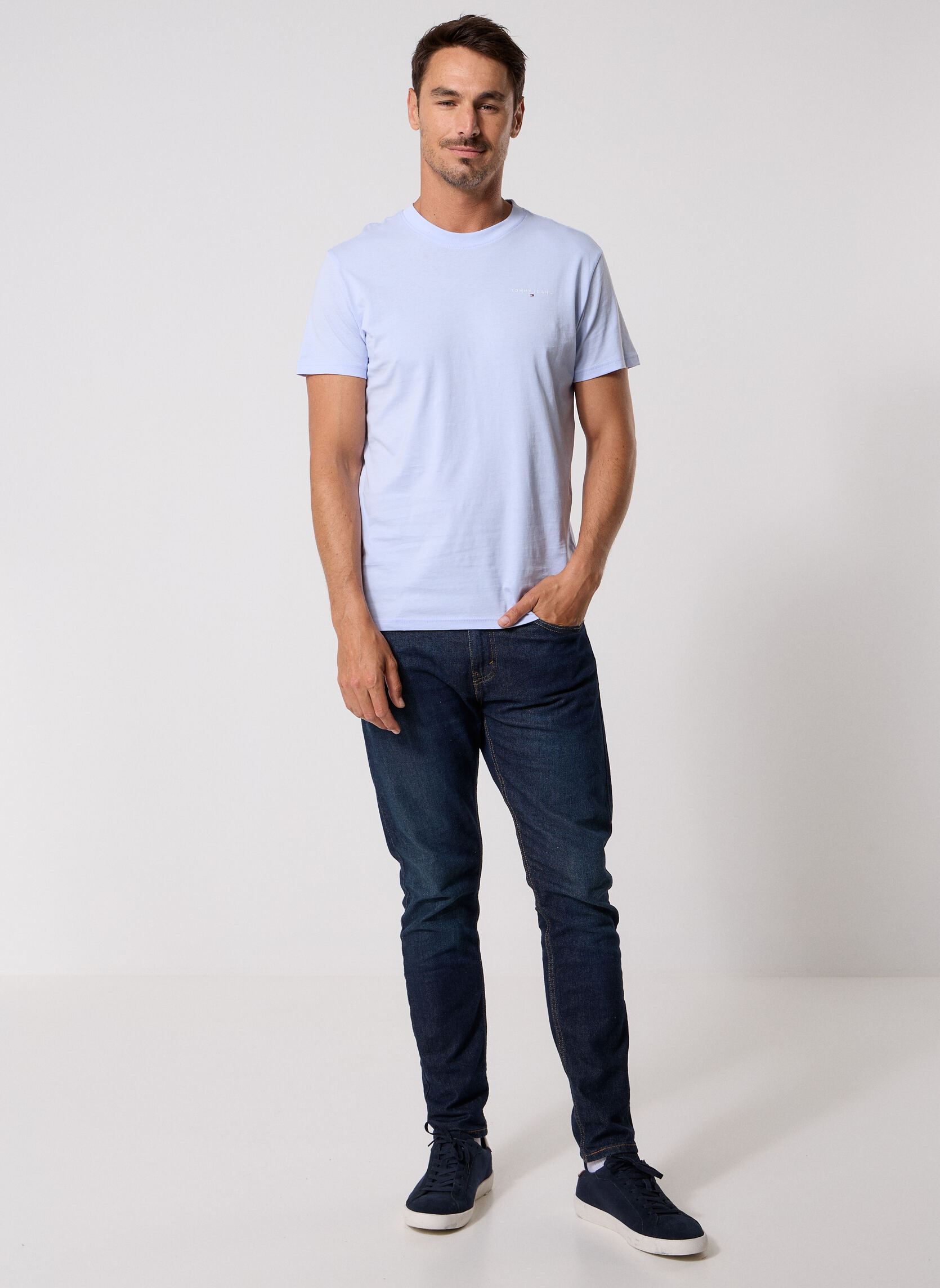 T-shirts met korte mouwen TJM SLIM LINEAR CHES heren blauw Tommy Jeans T-shirts met korte mouwen TJM SLIM LINEAR CHES heren blauw MOONLIGHT IRIS