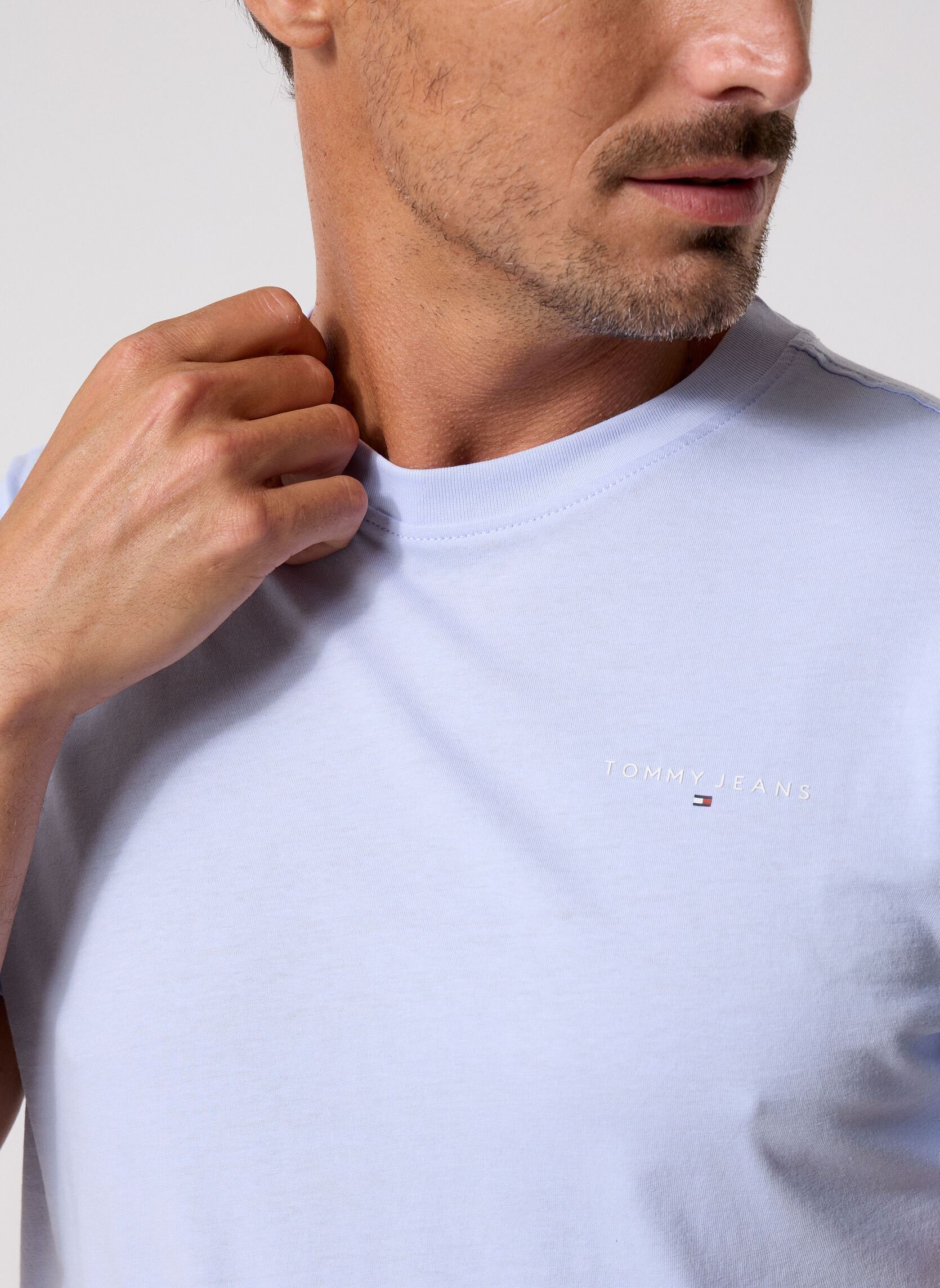 T-shirts met korte mouwen TJM SLIM LINEAR CHES heren blauw Tommy Jeans T-shirts met korte mouwen TJM SLIM LINEAR CHES heren blauw MOONLIGHT IRIS