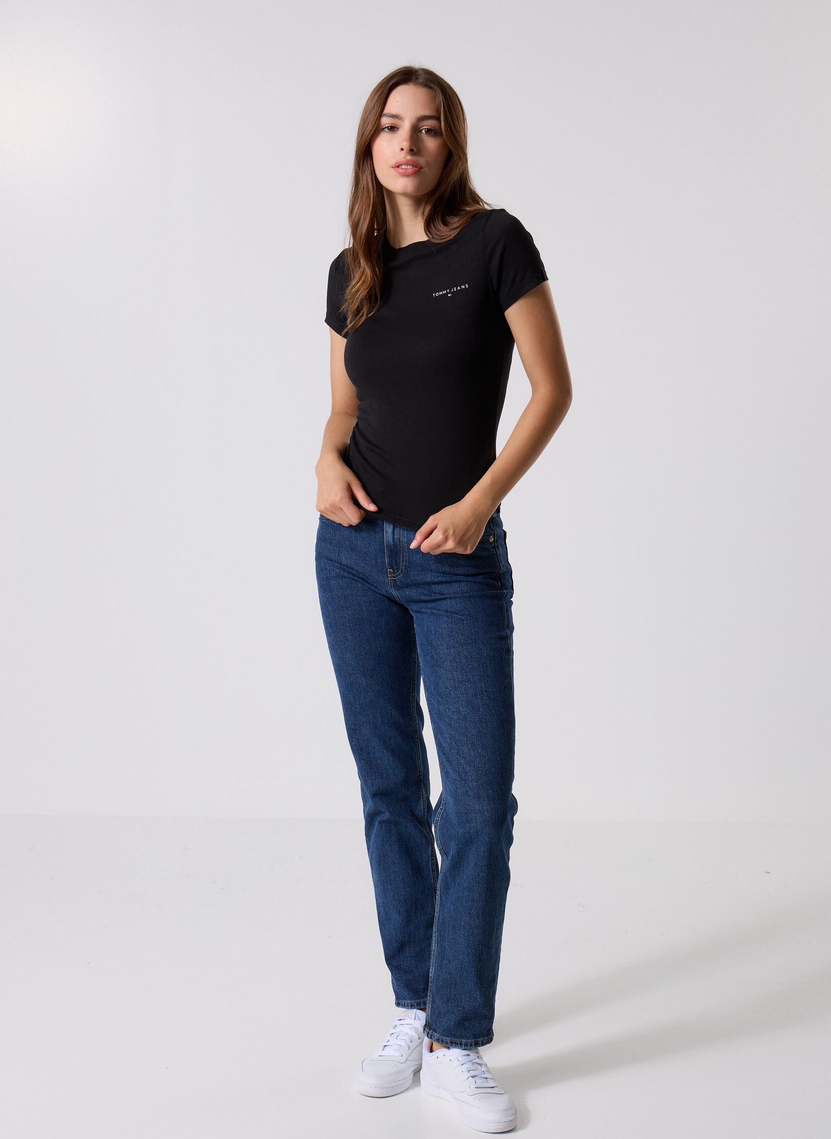 Tee-shirts manches courtes TJW SLIM LINEAR SS T femme noir Tommy Jeans Tee-shirts manches courtes TJW SLIM LINEAR SS T femme noir BLACK