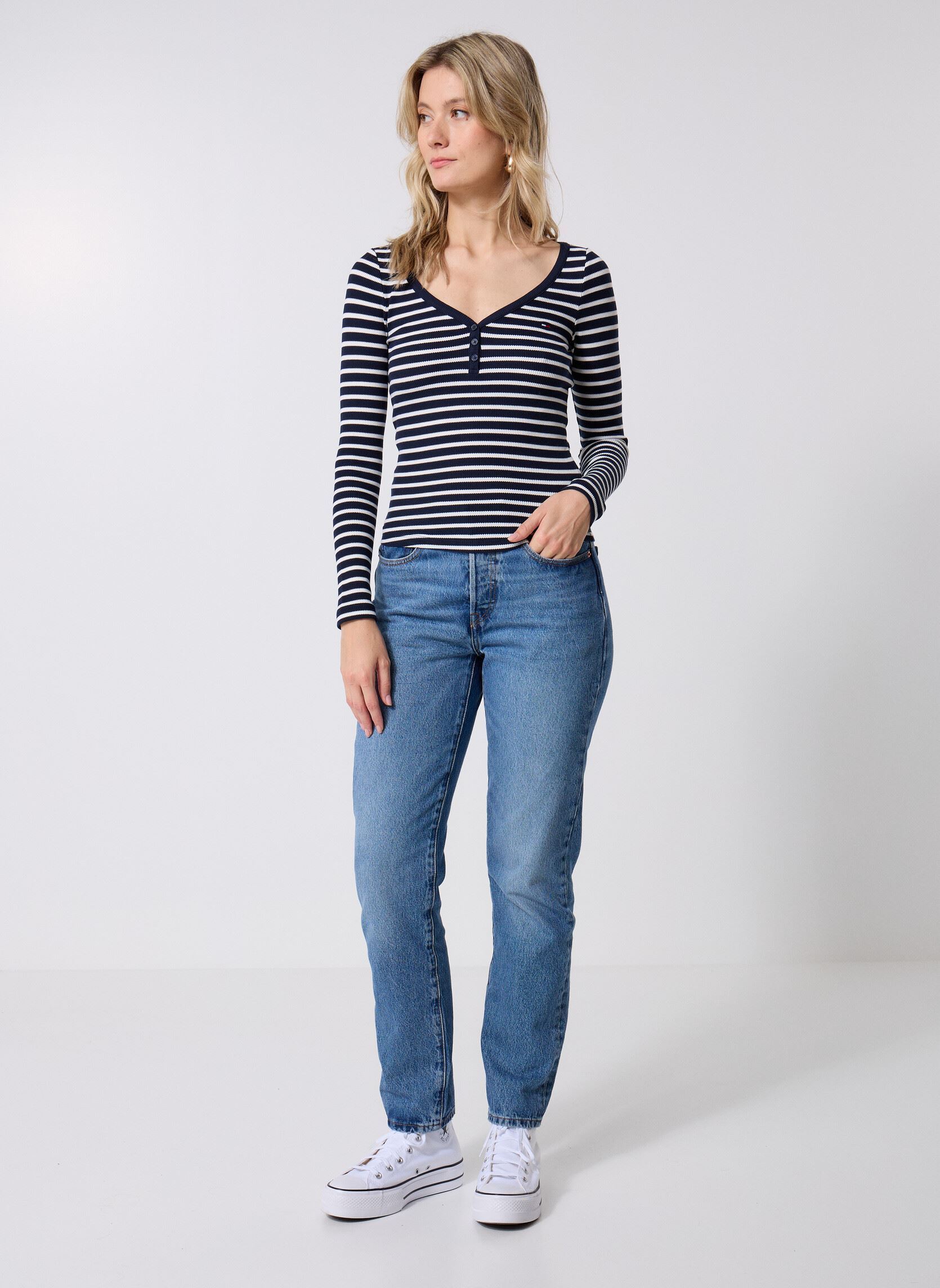 Kurzarm-T-Shirts TJW SLIM HENLEY WAFF damen blau Tommy Jeans Kurzarm-T-Shirts TJW SLIM HENLEY WAFF damen blau Dark Night Navy / Stripe