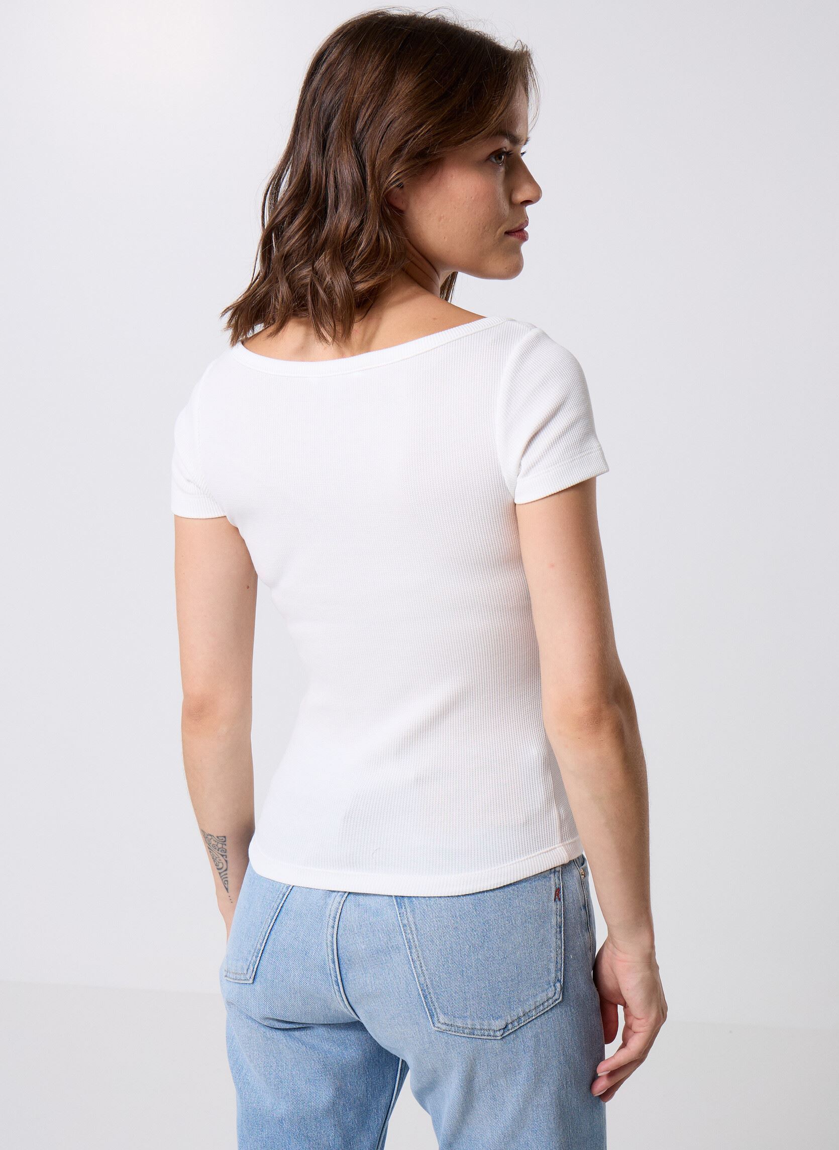 Kurzarm-T-Shirts TJW SLIM HENLEY WAFF S/S damen weiß Tommy Jeans Kurzarm-T-Shirts TJW SLIM HENLEY WAFF S/S damen weiß ECRU