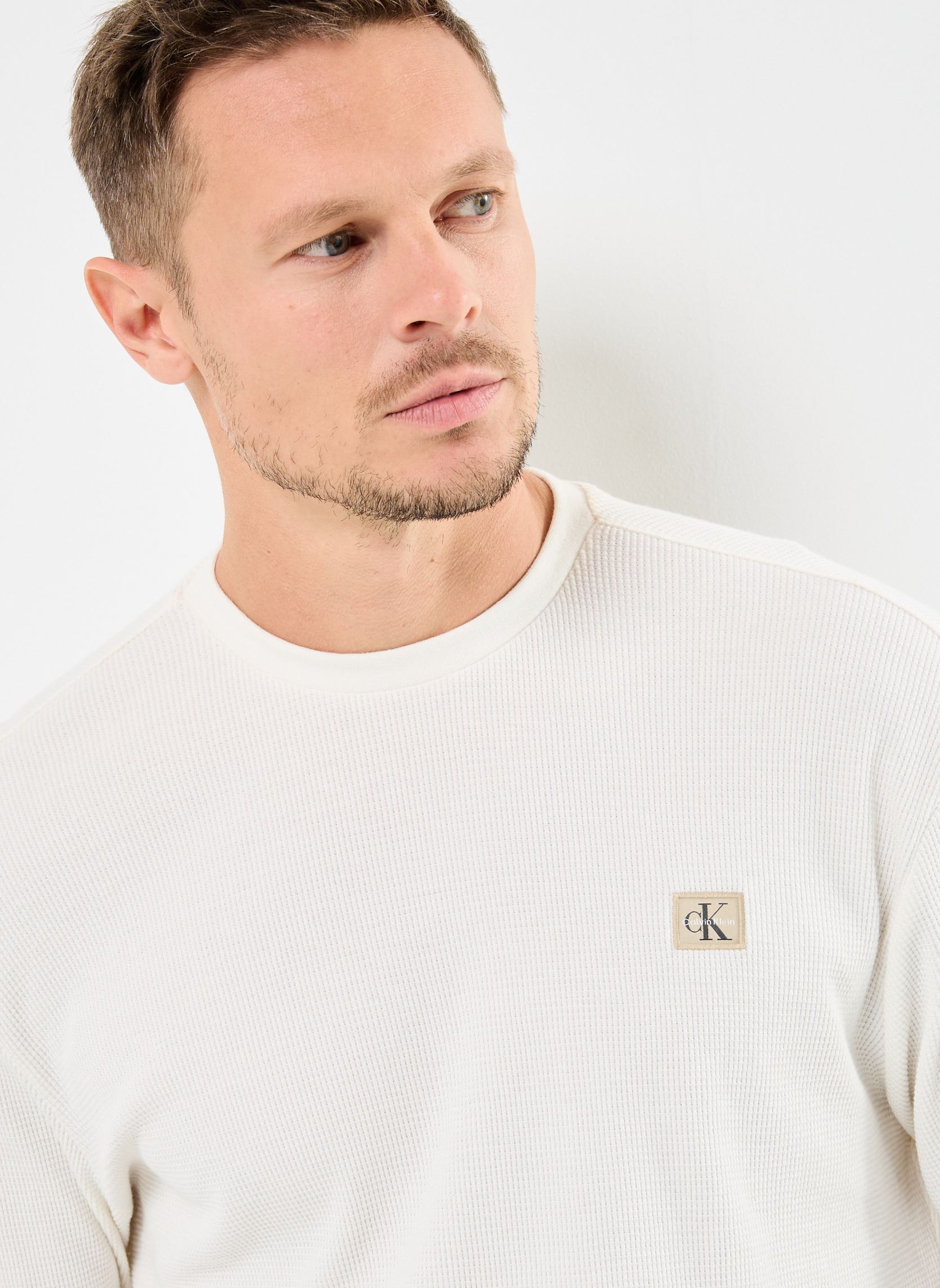 Langarm-T-Shirts Ls Waffle Badge Crew LV040EM217 herren weiß Calvin Klein Jeans Langarm-T-Shirts Ls Waffle Badge Crew LV040EM217 herren weiß Tofu