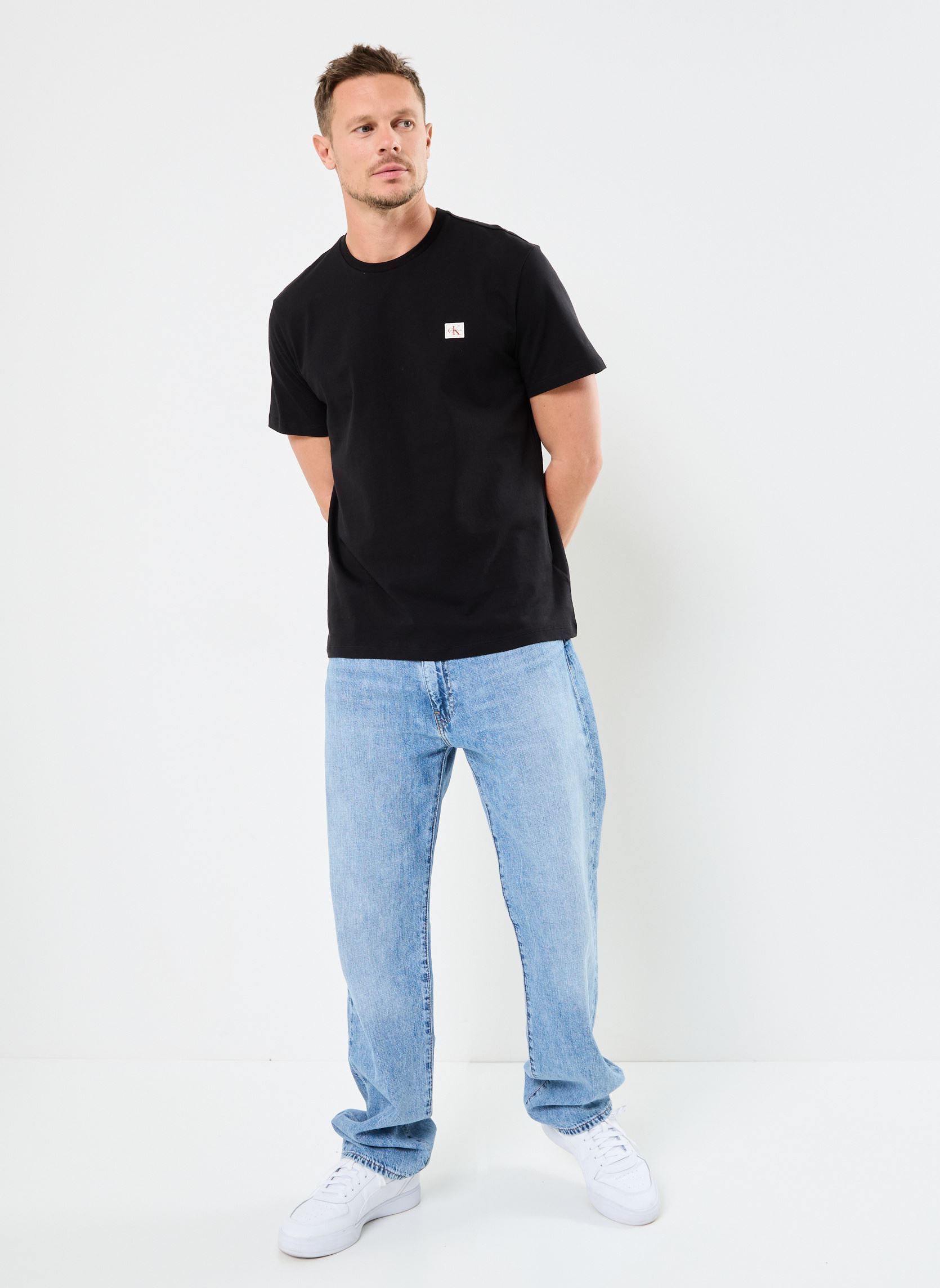 Kurzarm-T-Shirts Ss Badge 30S Jersey LV04RC272G herren schwarz Calvin Klein Jeans Kurzarm-T-Shirts Ss Badge 30S Jersey LV04RC272G herren schwarz Black