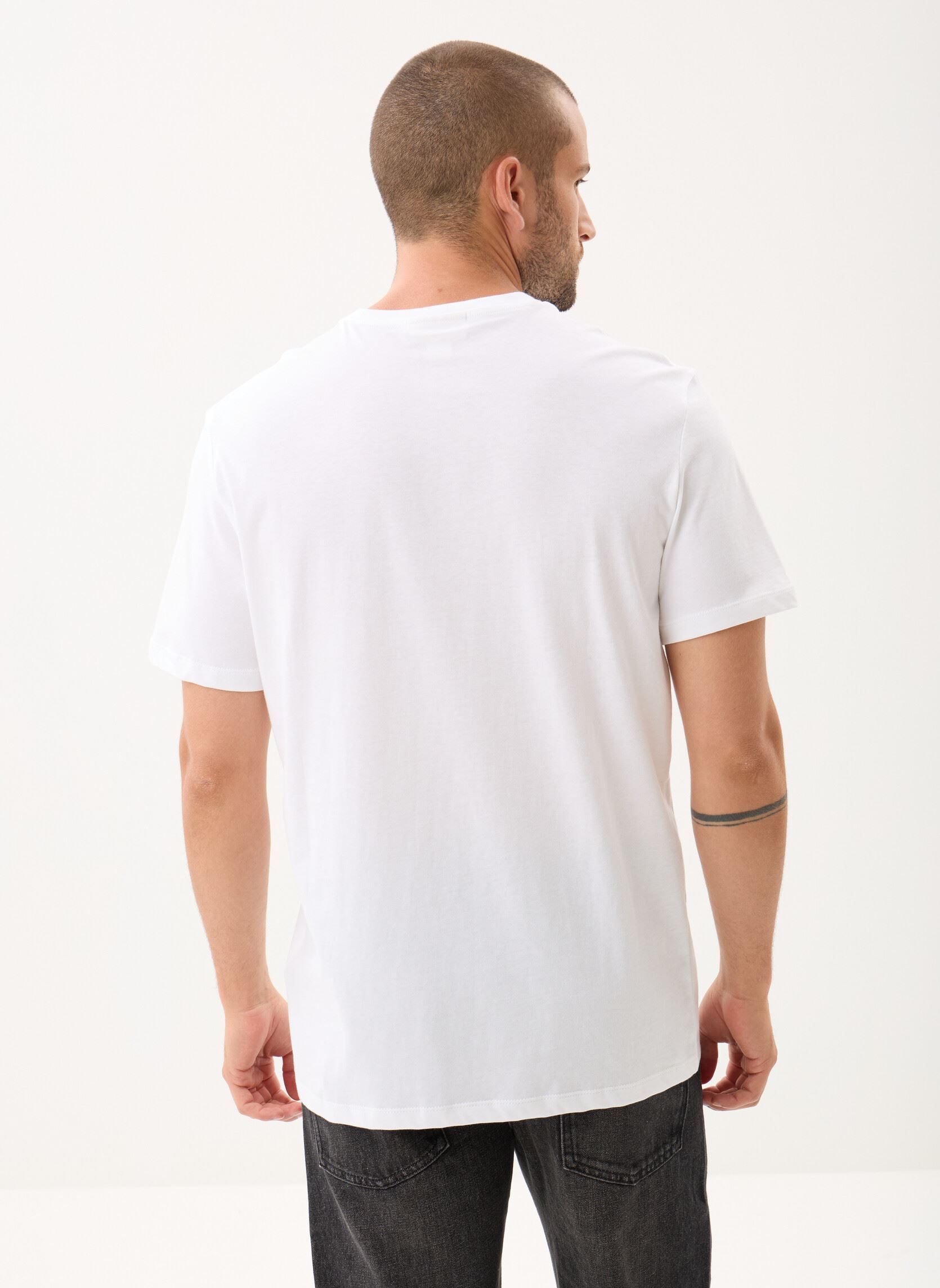 Tee-shirts manches courtes Ss Badge 30S Jersey LV04RC272G homme blanc Calvin Klein Jeans Tee-shirts manches courtes Ss Badge 30S Jersey LV04RC272G homme blanc BRIGHT WHITE