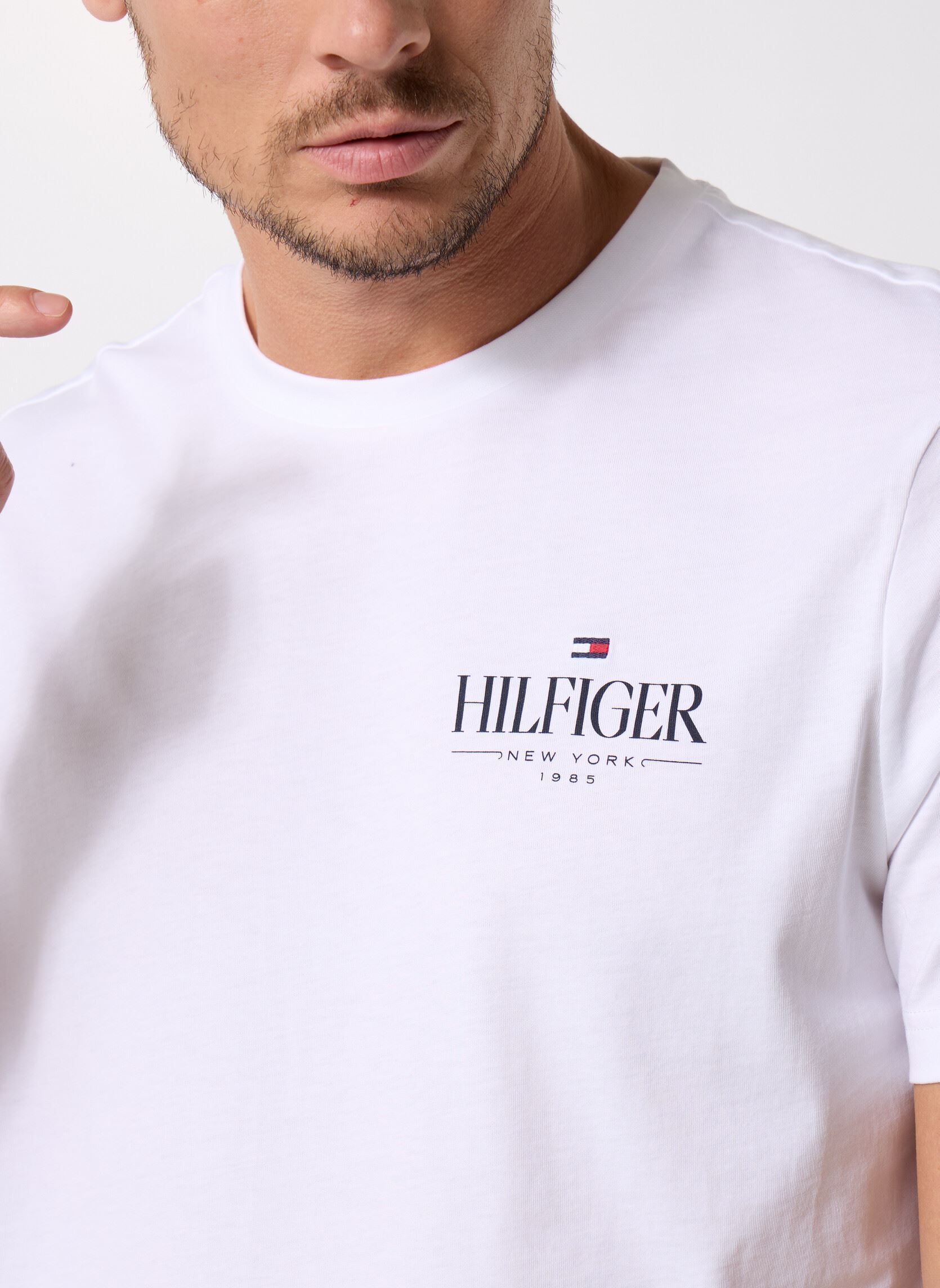 Tee-shirts manches courtes Hilfiger Stack Tee MW0MW39355YBR homme blanc Tommy Hilfiger Tee-shirts manches courtes Hilfiger Stack Tee MW0MW39355YBR homme blanc WHITE