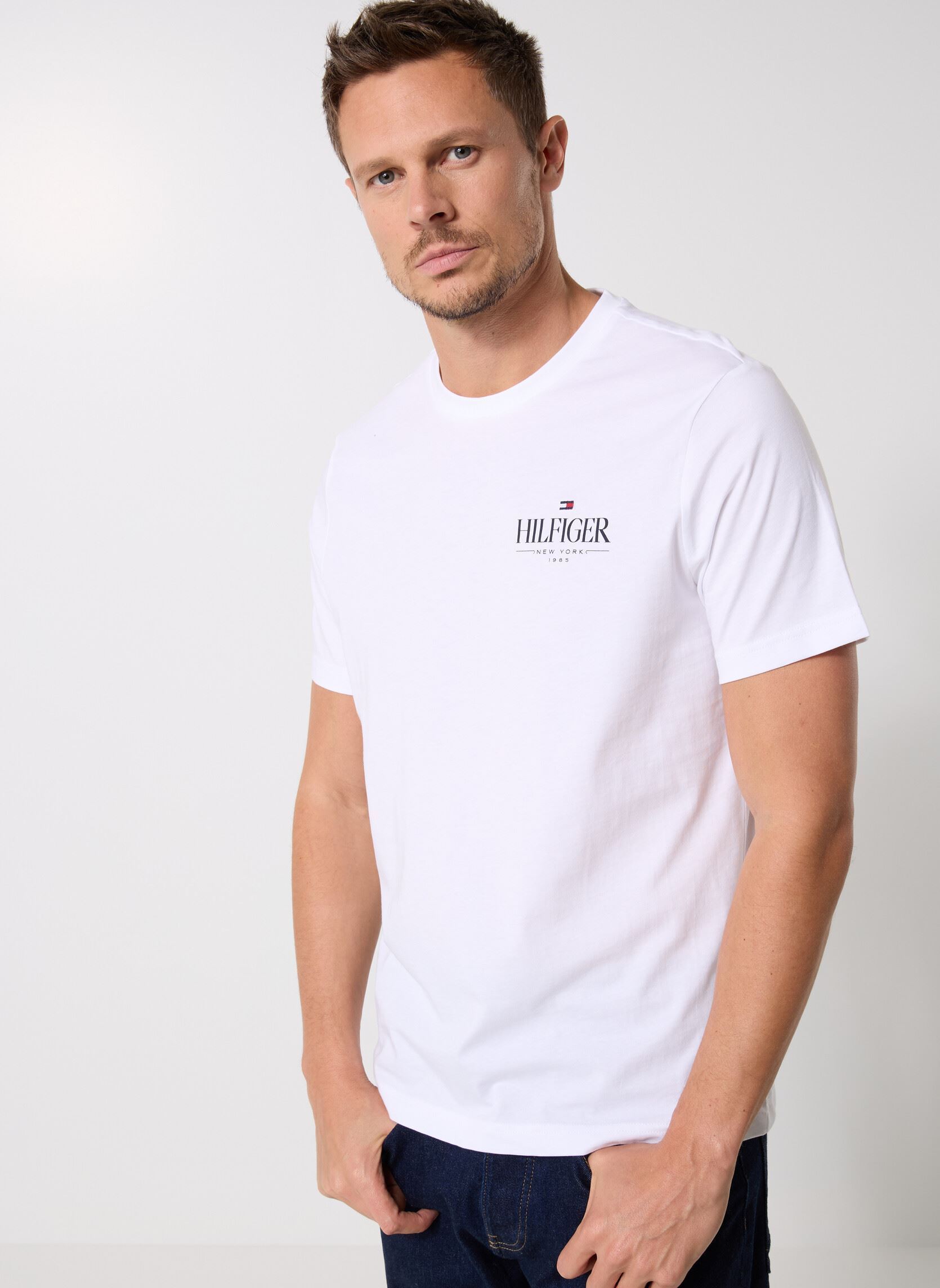 Vêtements Tommy Hilfiger Hilfiger Stack Tee MW0MW39355THU pour Accessoires