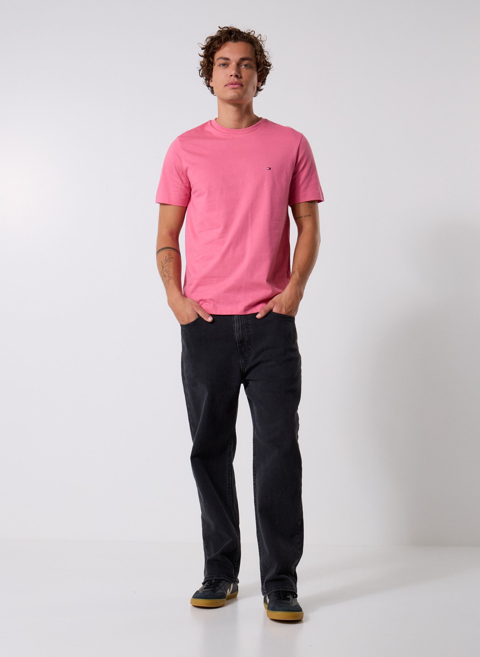 Tee-shirts manches courtes Ess Seasonal Reg Fit MW0MW39995THU homme rose Tommy Hilfiger Tee-shirts manches courtes Ess Seasonal Reg Fit MW0MW39995THU homme rose VINTAGE ROSY