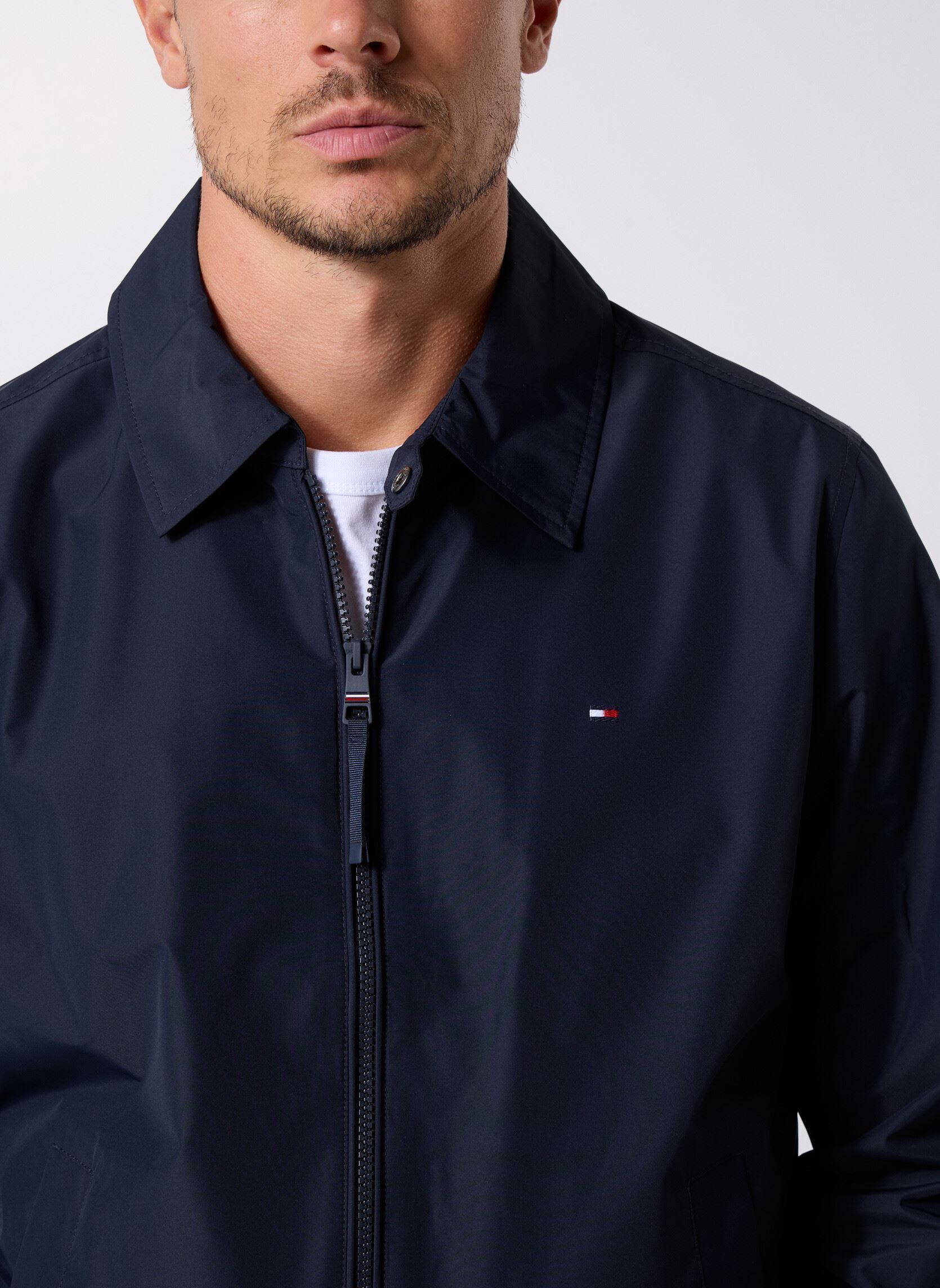 Vestes Packable Ivy Jacket MW0MW40582DW5 homme bleu Tommy Hilfiger Vestes Packable Ivy Jacket MW0MW40582DW5 homme bleu DESERT SKY