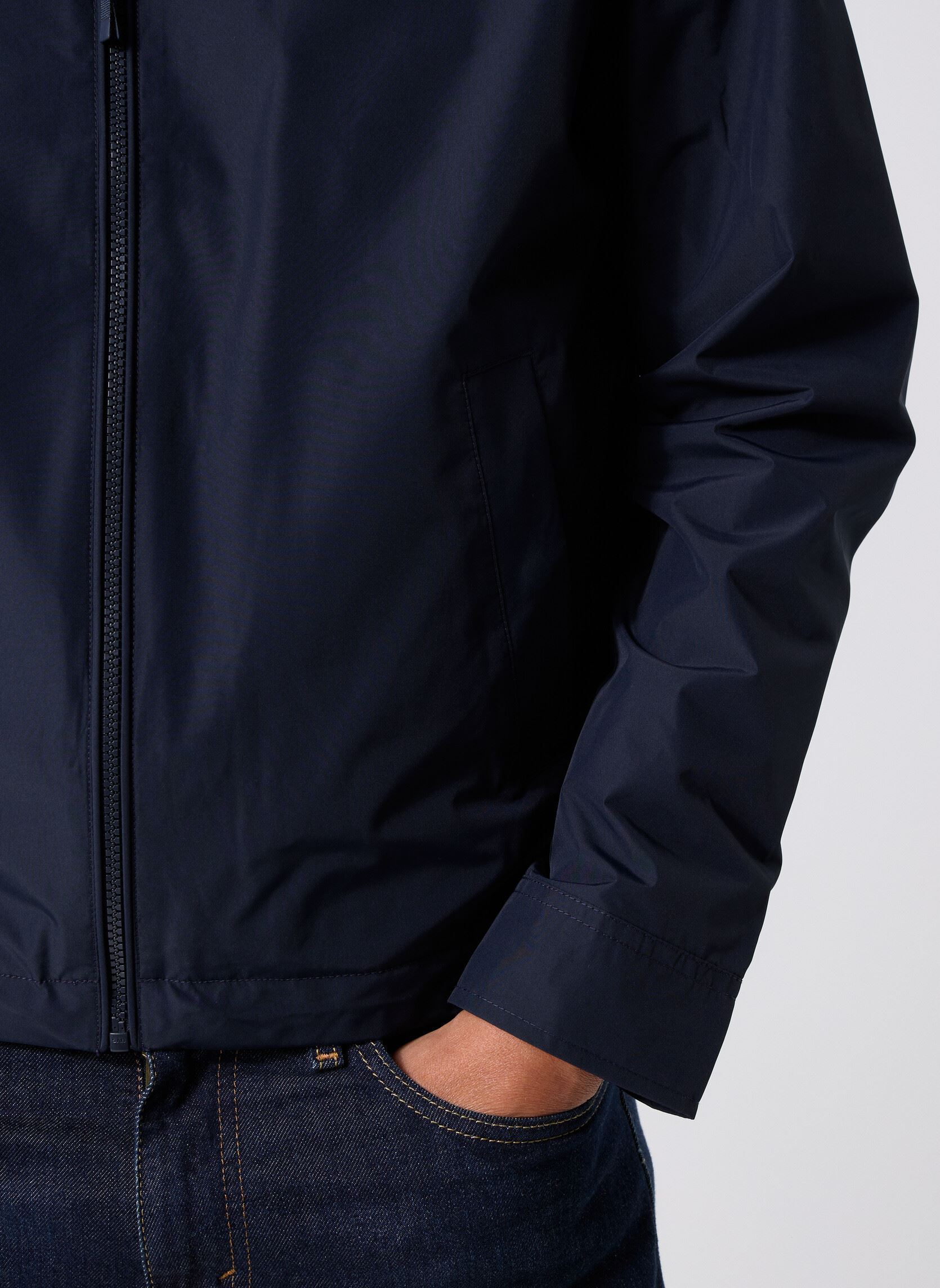 Vestes Packable Ivy Jacket MW0MW40582DW5 homme bleu Tommy Hilfiger Vestes Packable Ivy Jacket MW0MW40582DW5 homme bleu DESERT SKY
