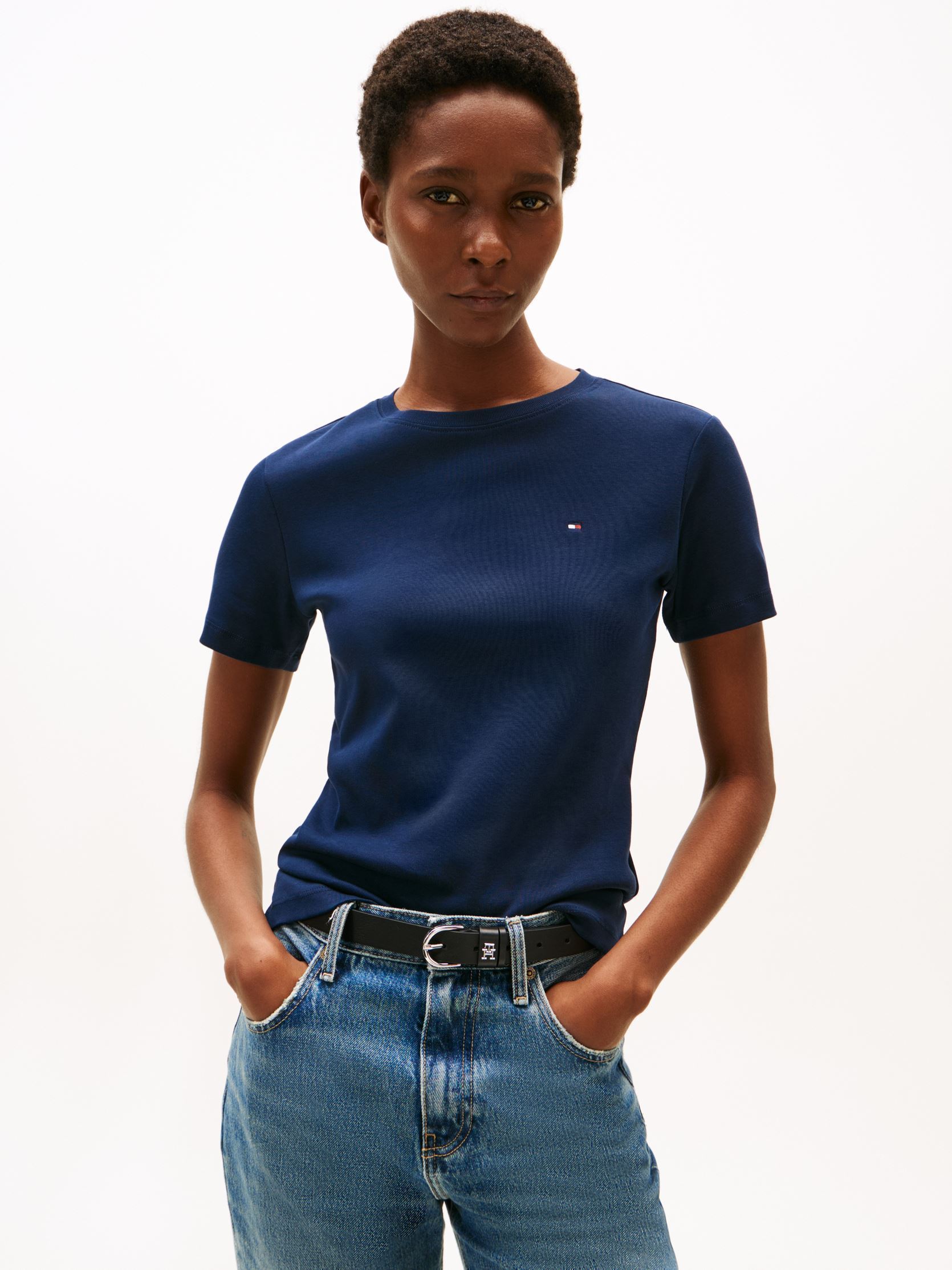 Tee-shirts manches courtes Slim Cody V-Nk Ss WW0WW40587C1G femme bleu Tommy Hilfiger Tee-shirts manches courtes Slim Cody V-Nk Ss WW0WW40587C1G femme bleu Dark Night Navy